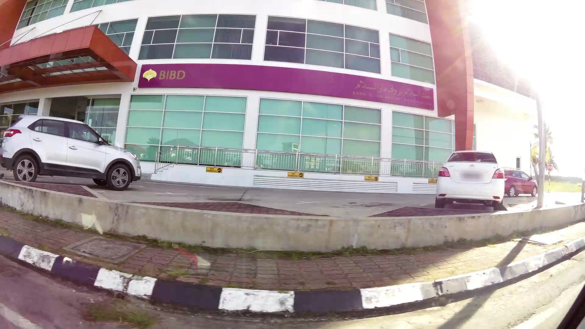 Street view near V Plaza Hotel, Kampung Sungai Teraban — © kaartcam (CC BY-SA · Mapillary)