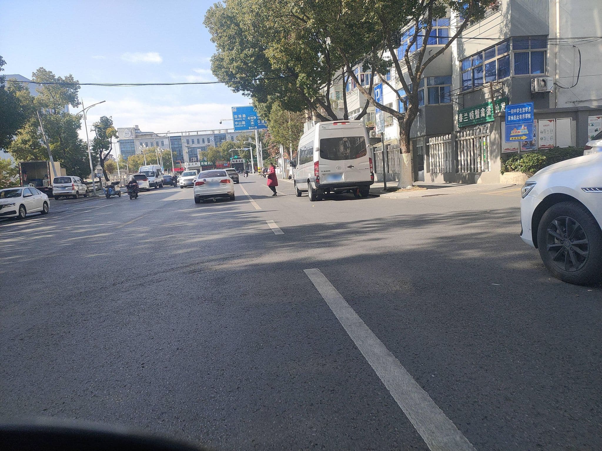 Street view near 南京福鑫宾馆, Xiaolingwei — © yzuio (CC BY-SA · Mapillary)