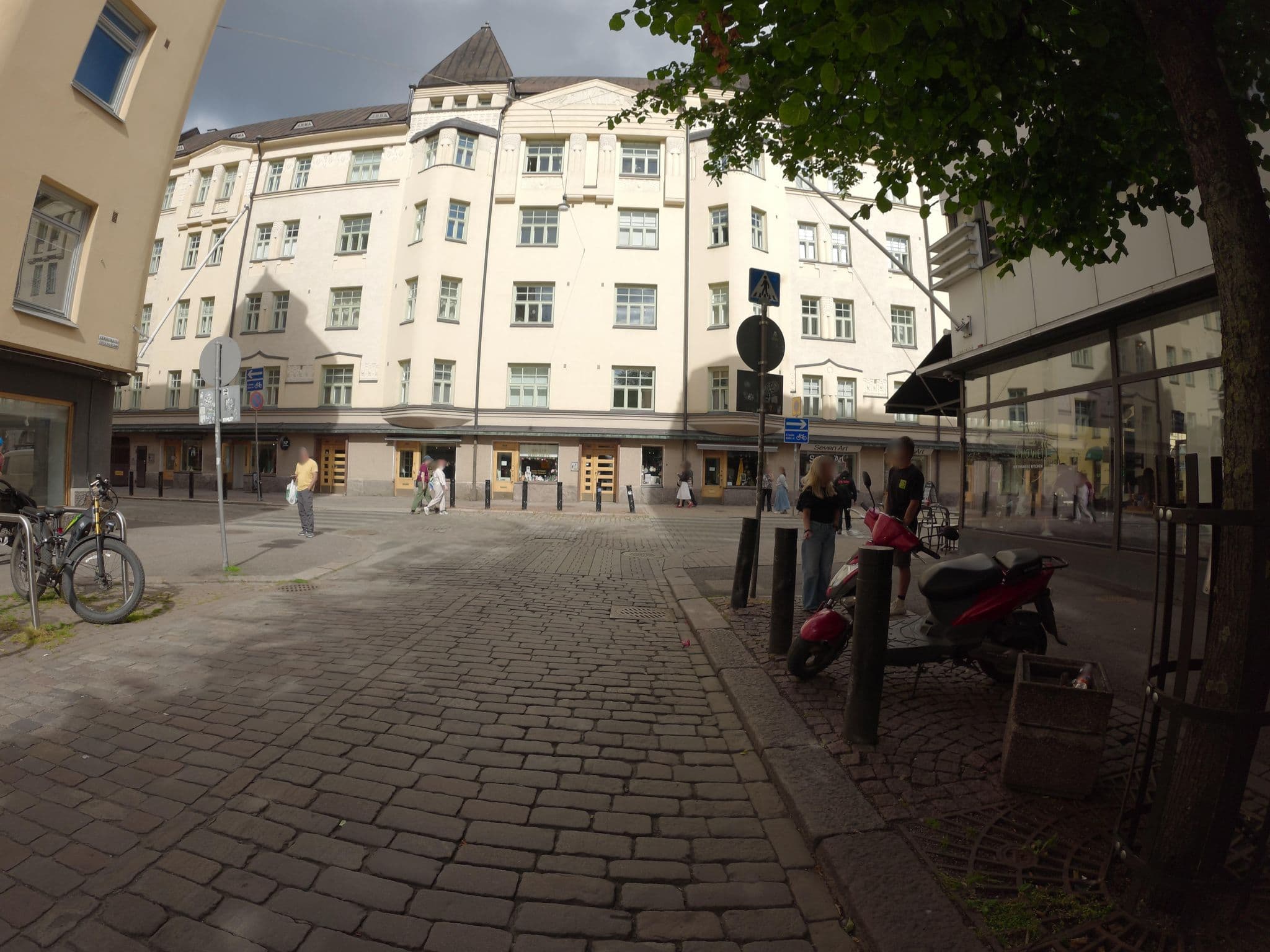 Street view near Omena-hotelli Helsinki Yrjönkatu, Helsinki — © Barro (CC BY-SA · Mapillary)