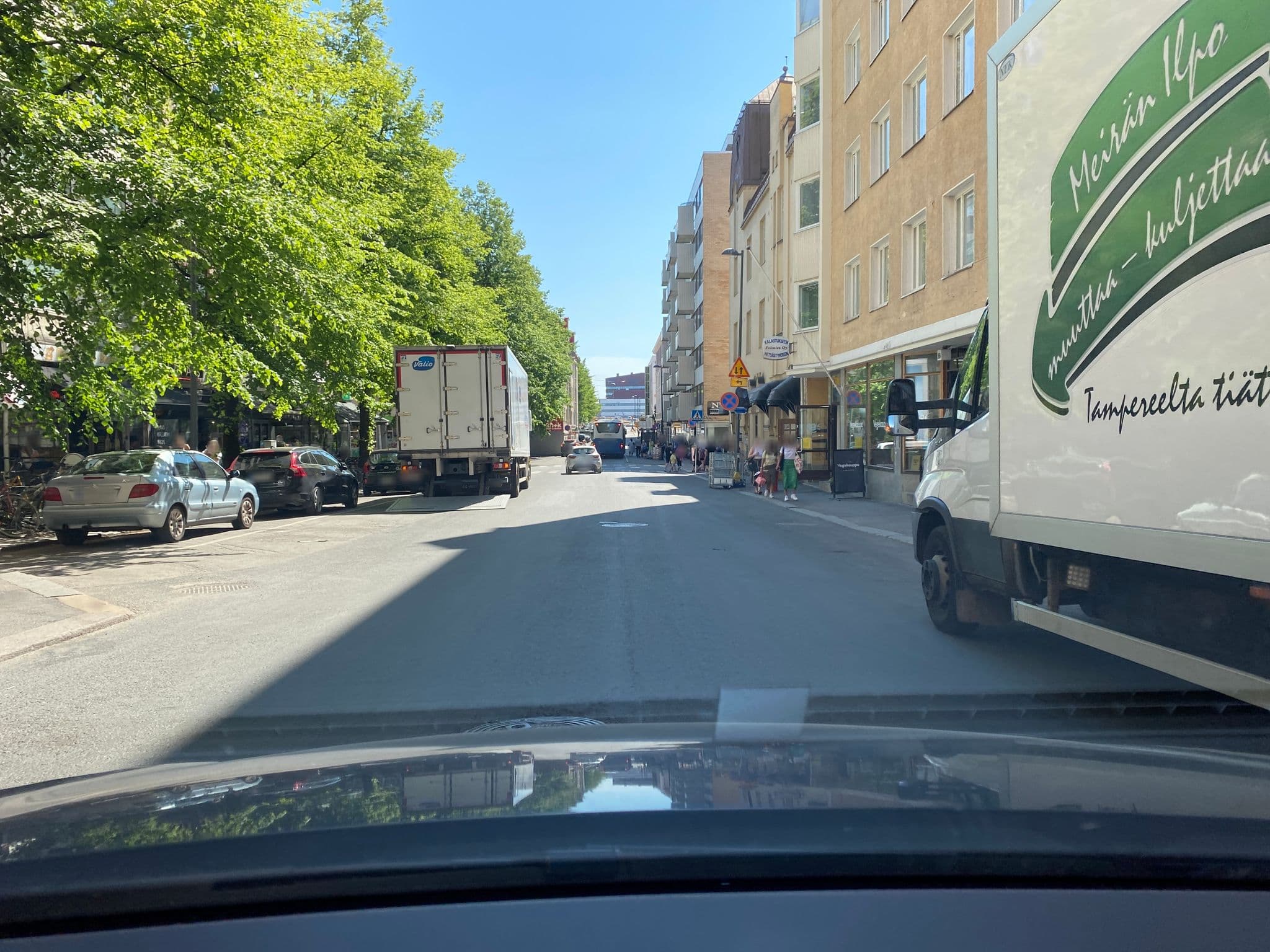 Street view near Omena-hotelli Tampere, Kyttälä — © tniemine (CC BY-SA · Mapillary)
