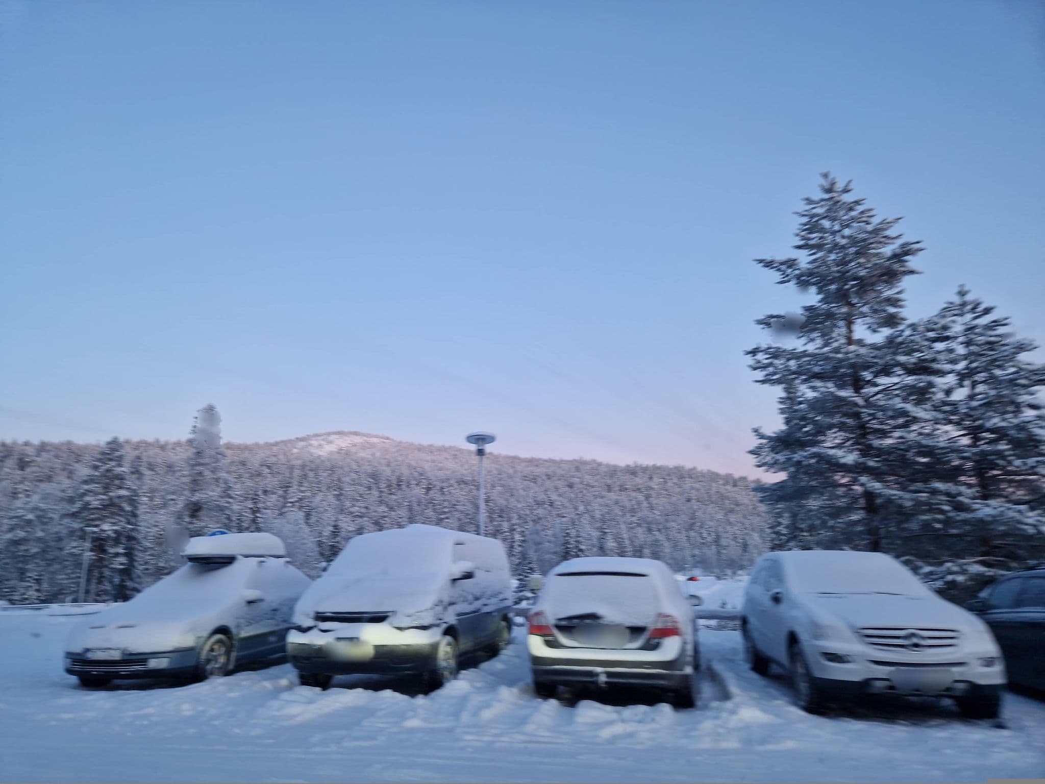 Street view near SKI HOSTEL RUKA, Kuusamo — © jopparn (CC BY-SA · Mapillary)