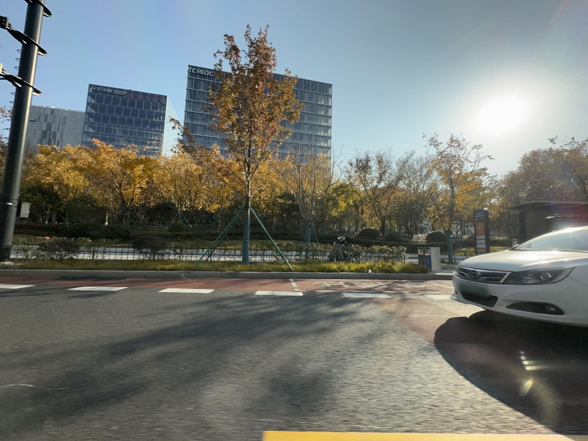 Street view near 国力大酒店, Hangzhou — © filipb (CC BY-SA · Mapillary)