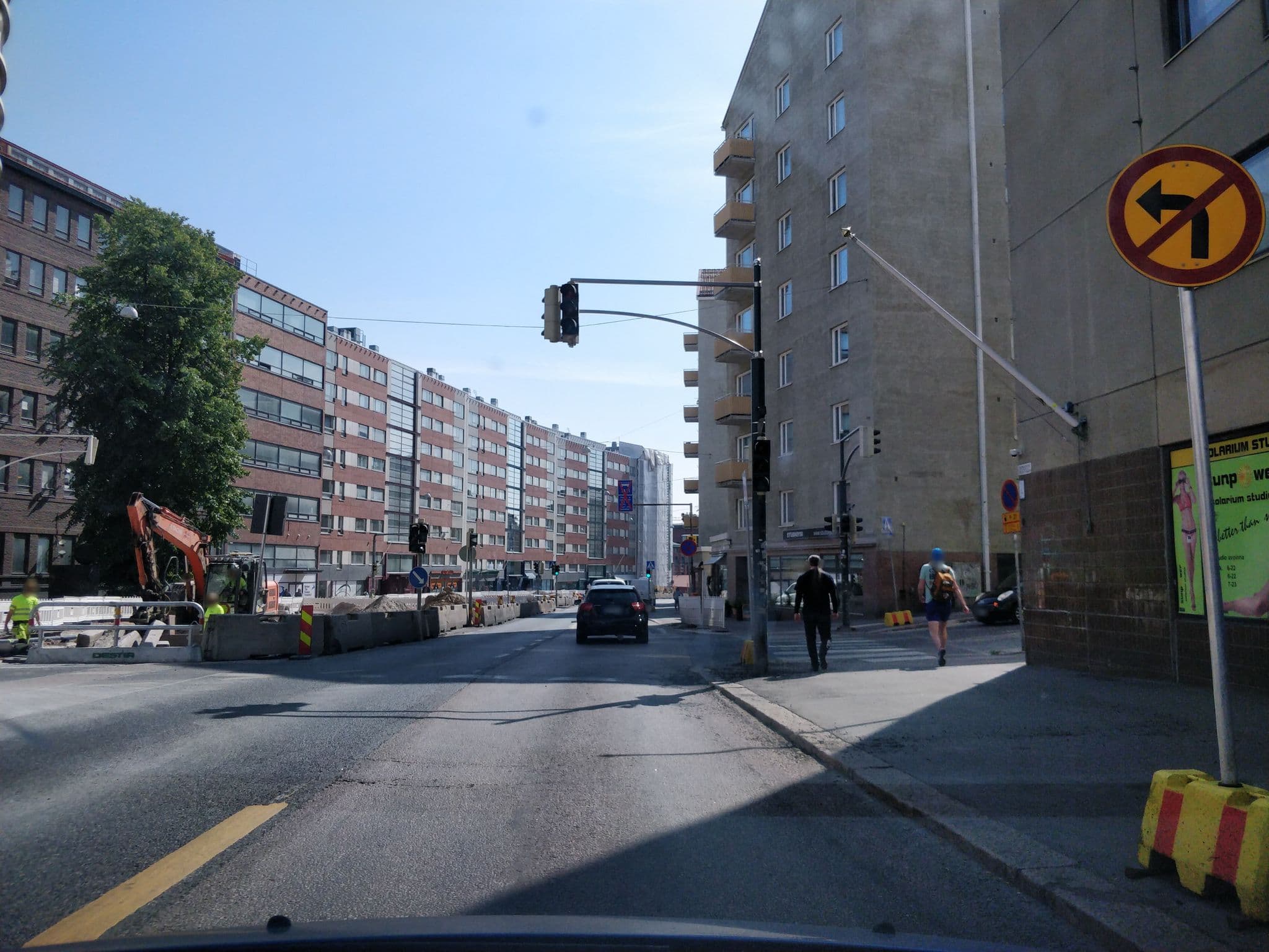 Street view near Sweet Dream guest house, Sörnäinen — © kelvinminn (CC BY-SA · Mapillary)