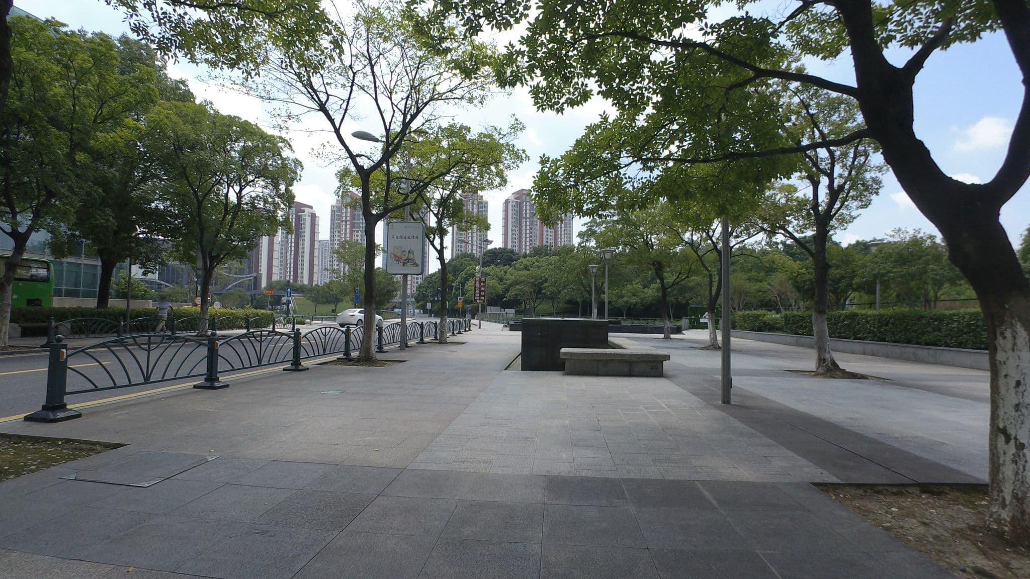 Street view near Swissotel Hotel Kunshan 昆山瑞士大酒店, Kunshan — © schulf (CC BY-SA · Mapillary)