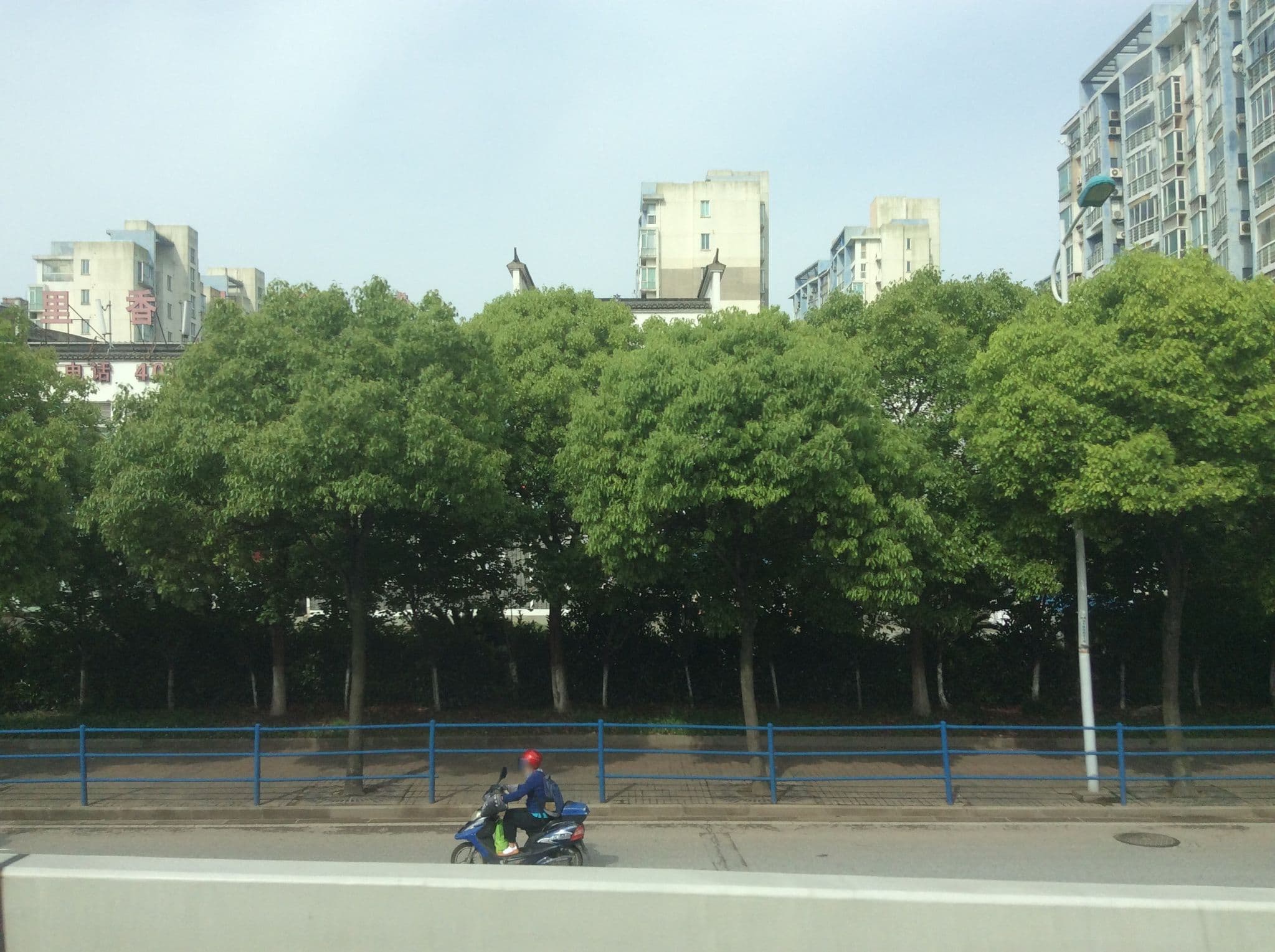 Street view near 上海藤蔓阁宾馆, Qibao — © mcdlee (CC BY-SA · Mapillary)