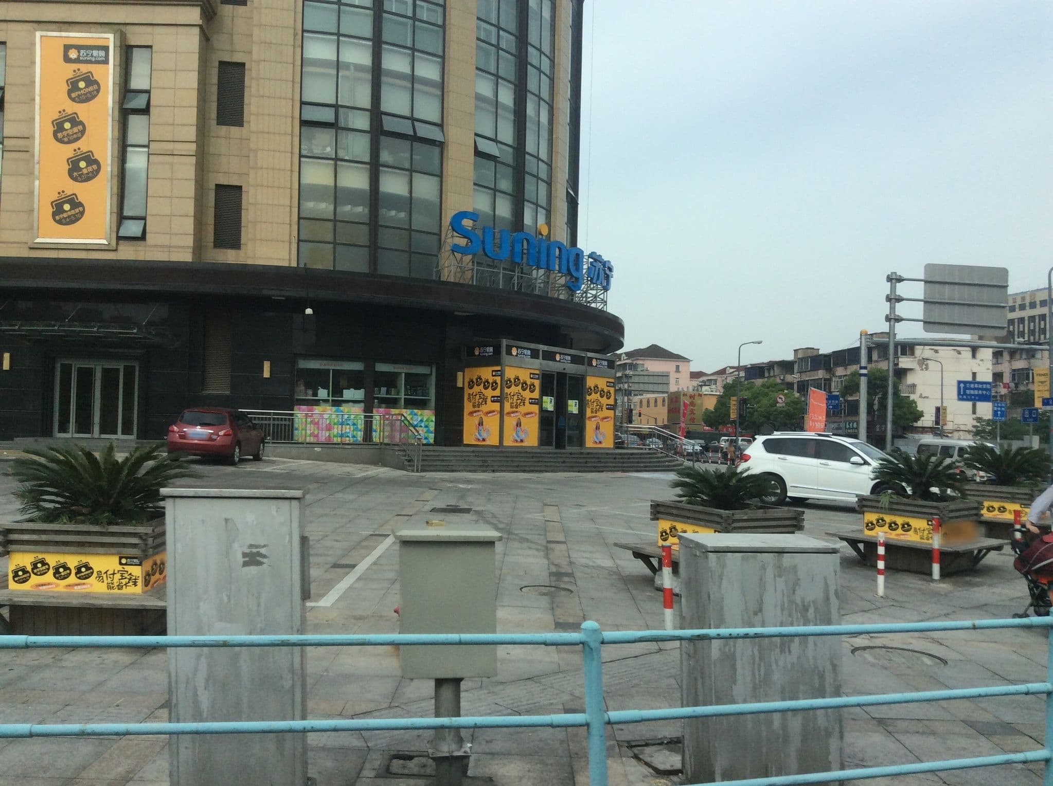 Street view near 漢庭全季酒店（古北店）, Qibao — © mcdlee (CC BY-SA · Mapillary)