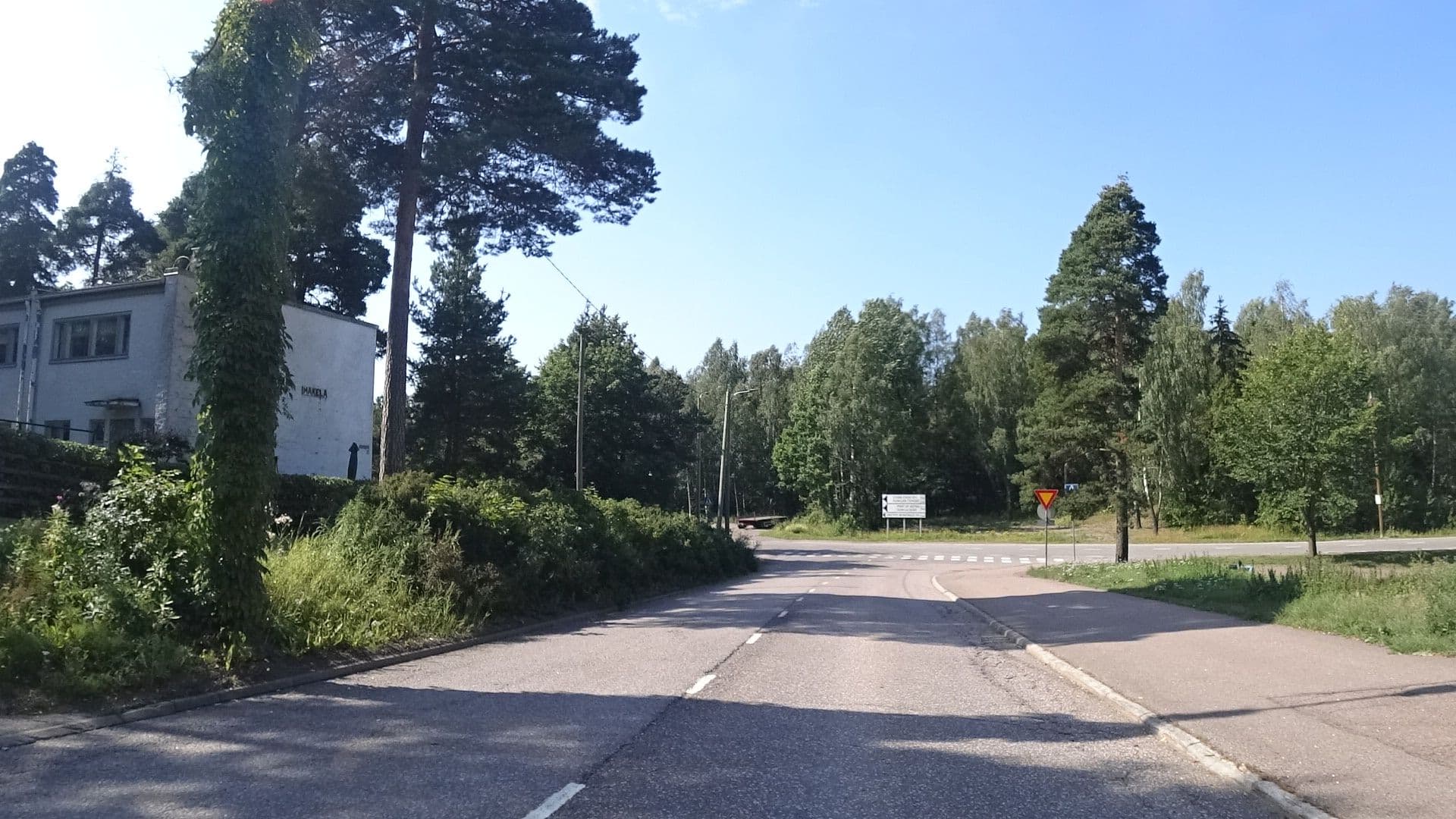 Street view near Hostel Aallon Maja, Karhula — © kino (CC BY-SA · Mapillary)