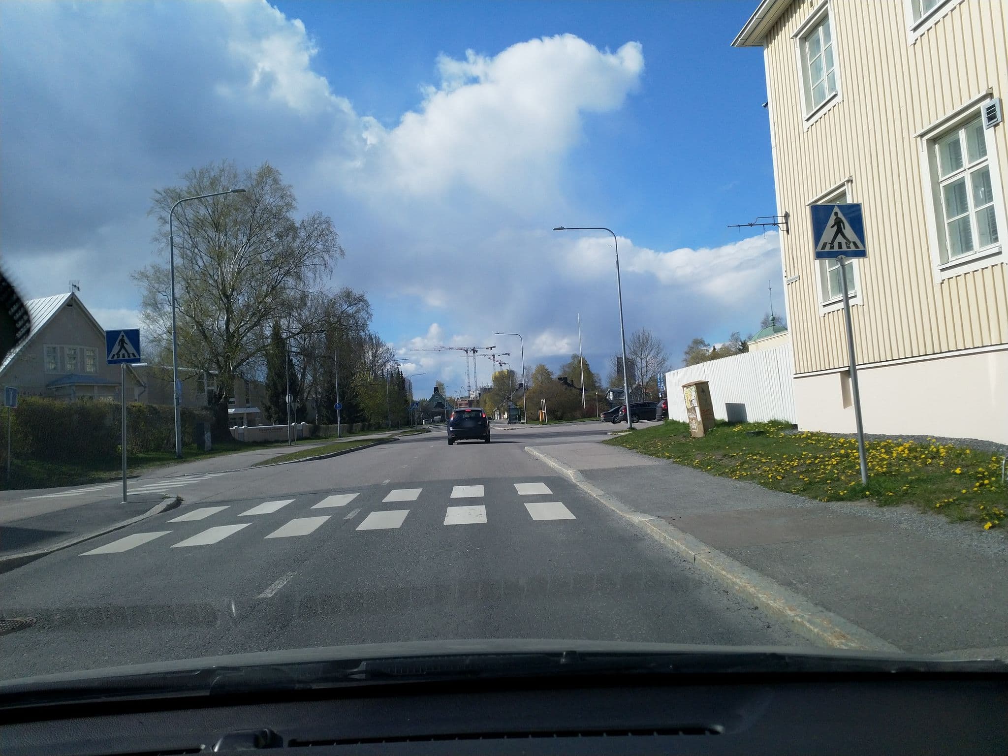 Street view near Lillan Hotel, Viinikka — © markotm (CC BY-SA · Mapillary)