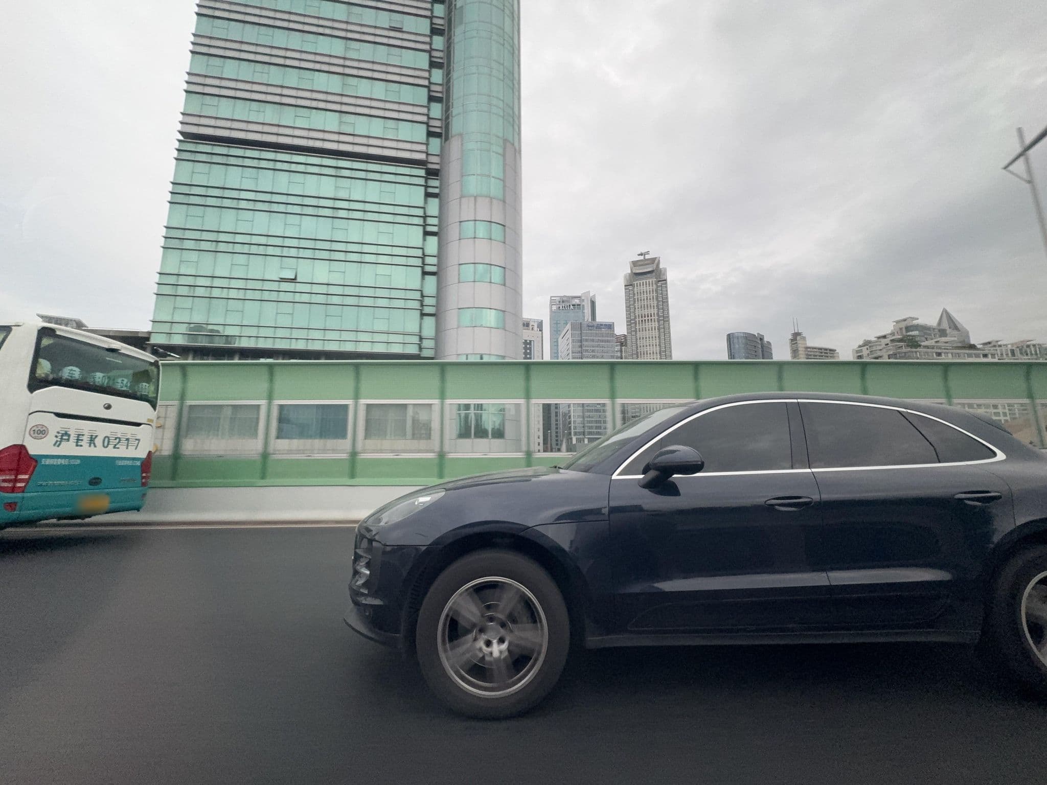Street view near Shaanxi Business Hotel, Shanghai — © filipb (CC BY-SA · Mapillary)