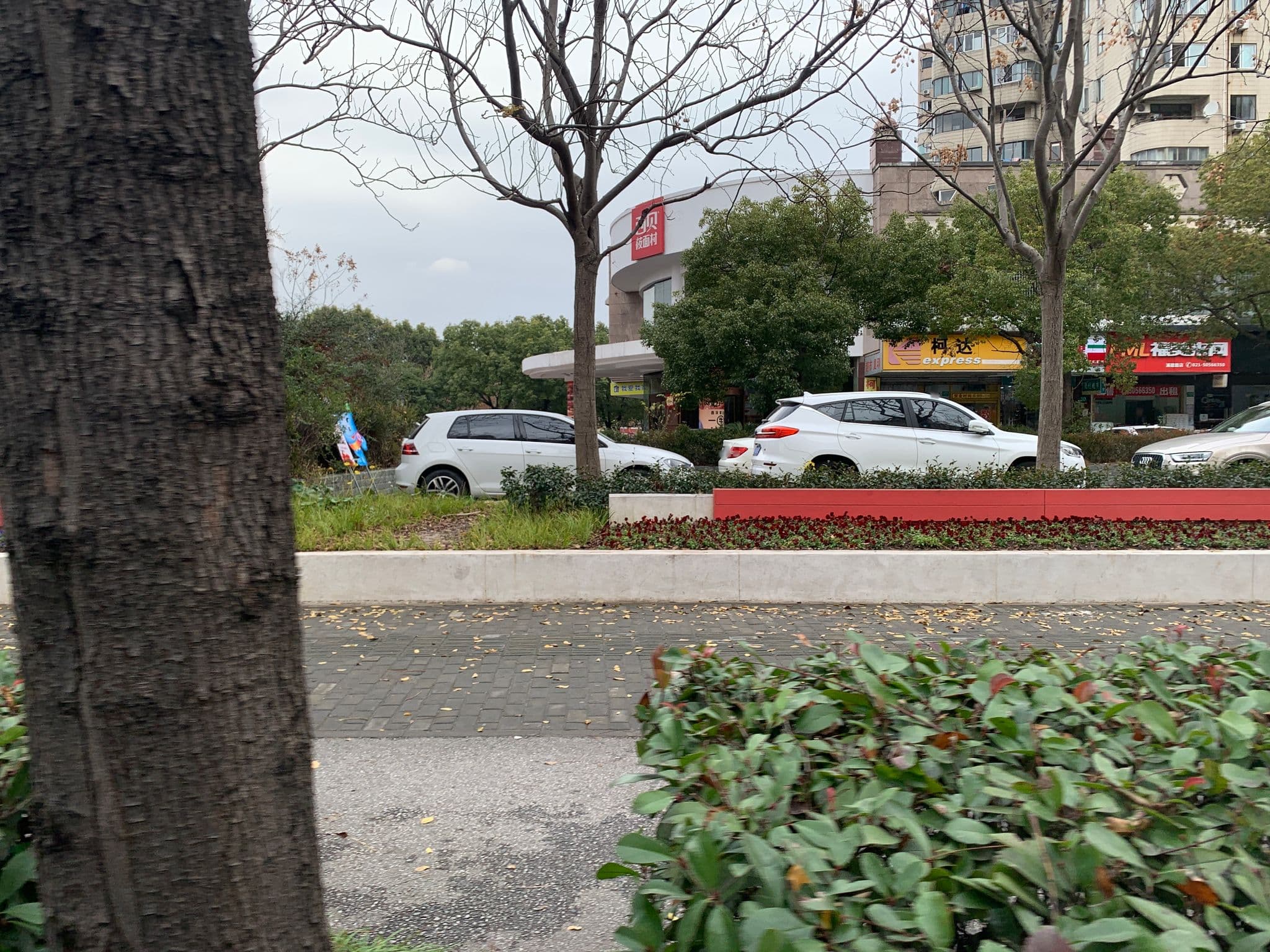 Street view near 上海富源快捷酒店, Pudong — © pLyMiEwGpWDLryMacQzo (CC BY-SA · Mapillary)