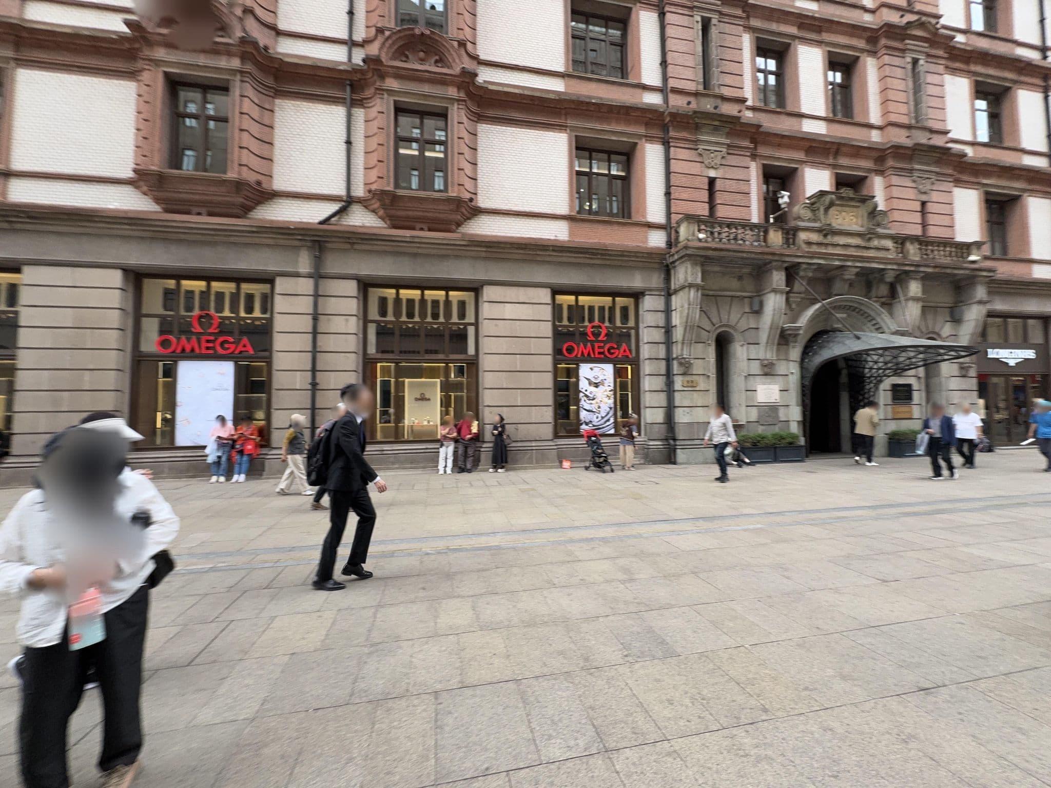 Street view near Fairmont Ballroom 8/F, Huangpu — © filipb (CC BY-SA · Mapillary)