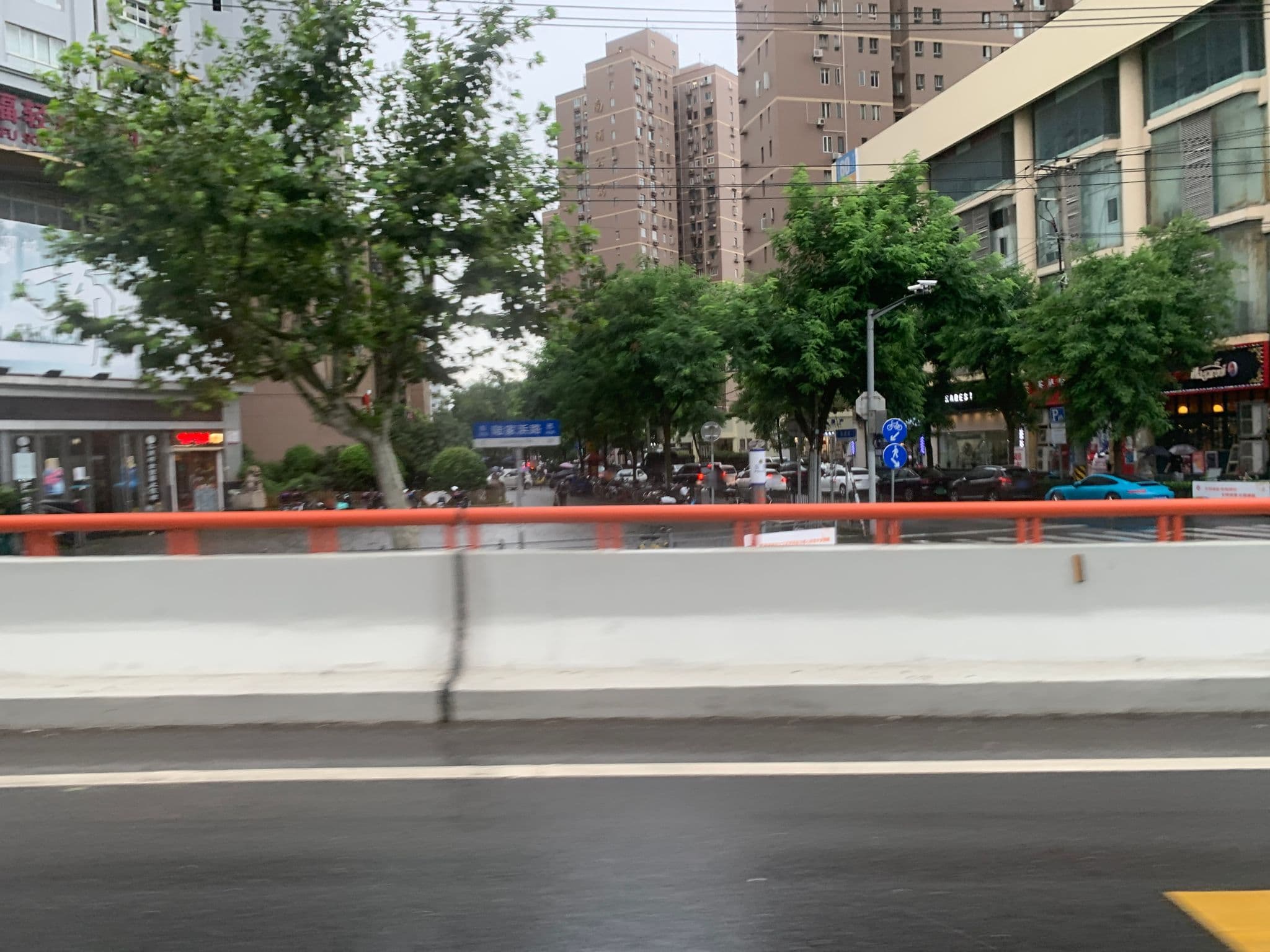 Street view near 海友酒店 Haiyou Hotels, Pudong — © pLyMiEwGpWDLryMacQzo (CC BY-SA · Mapillary)