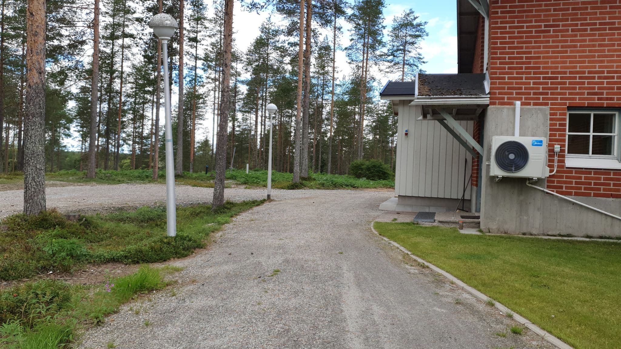 Street view near Hyvinvointisampo, Kuhmo — © houtari (CC BY-SA · Mapillary)