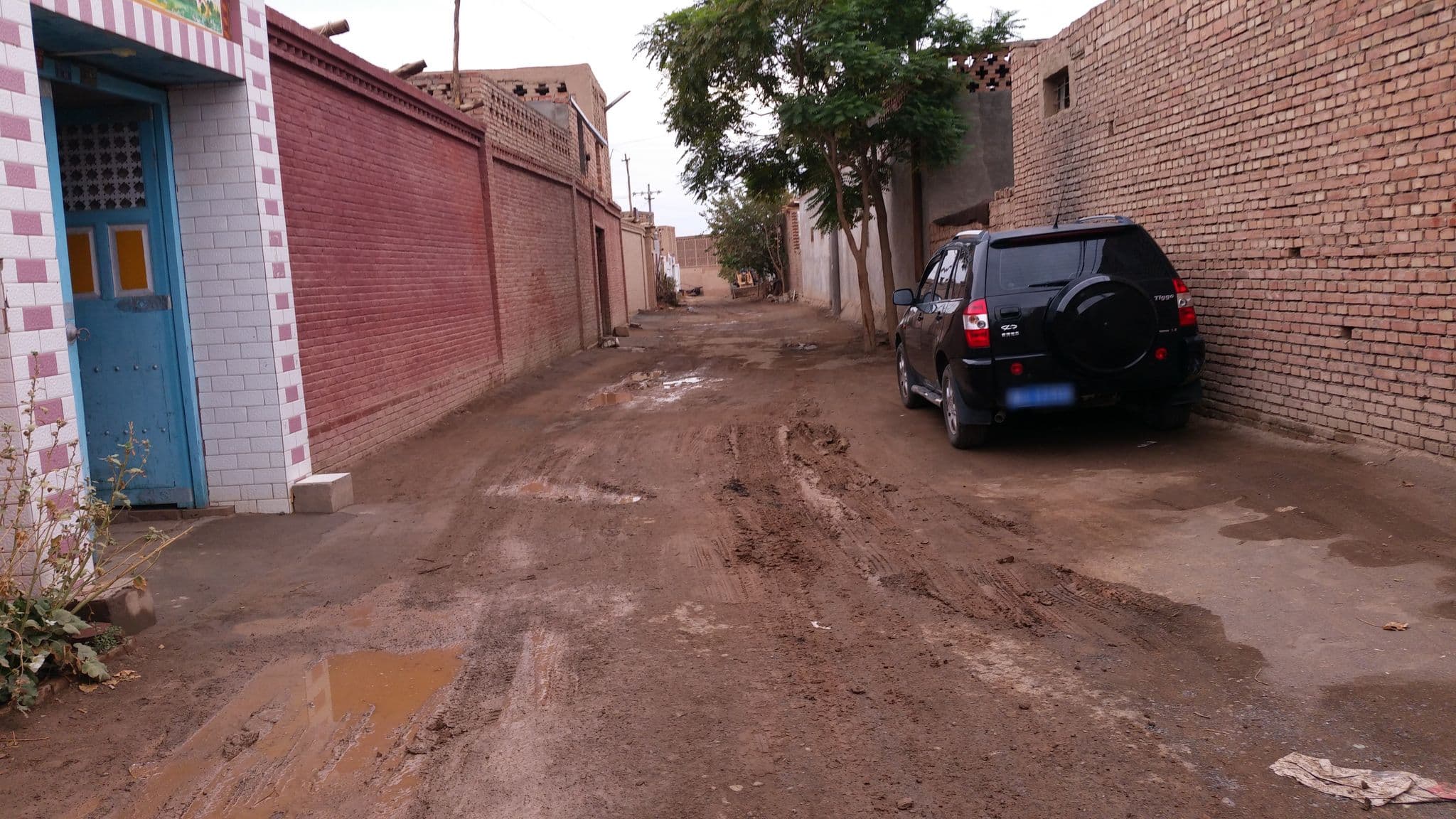 Street view near Dap Youth Hostel, Turpan — © shlublu (CC BY-SA · Mapillary)