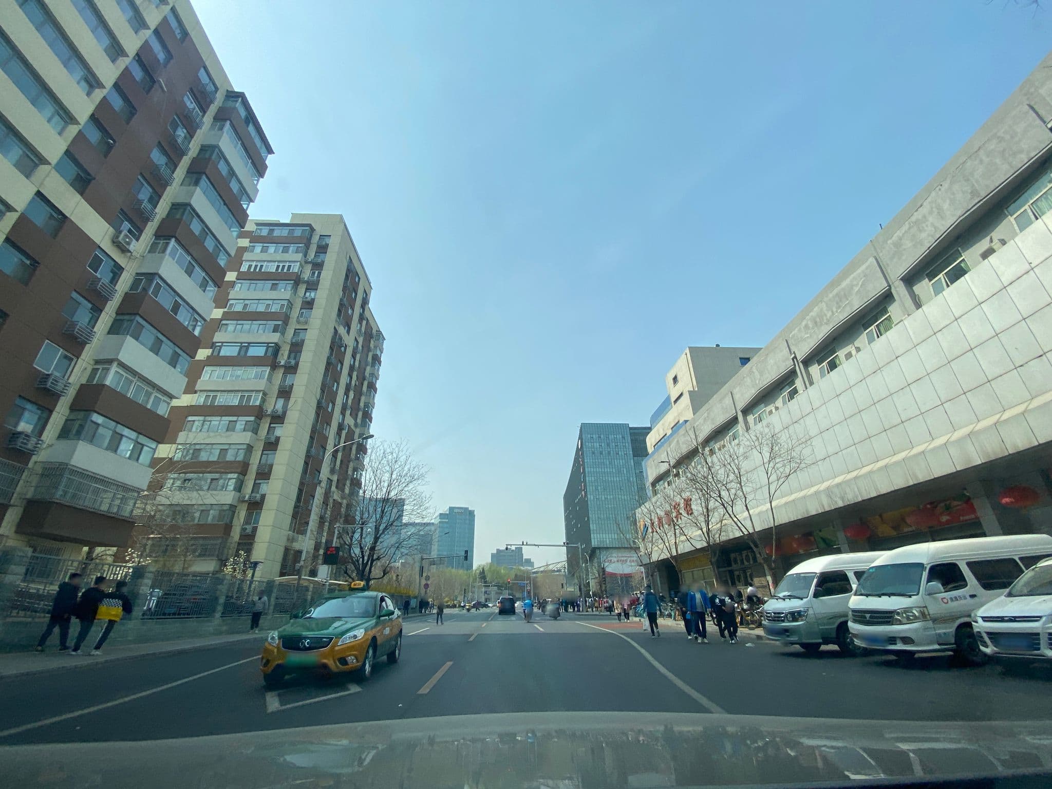 Street view near 太阳谷宾馆, Beijing — © adirricor (CC BY-SA · Mapillary)