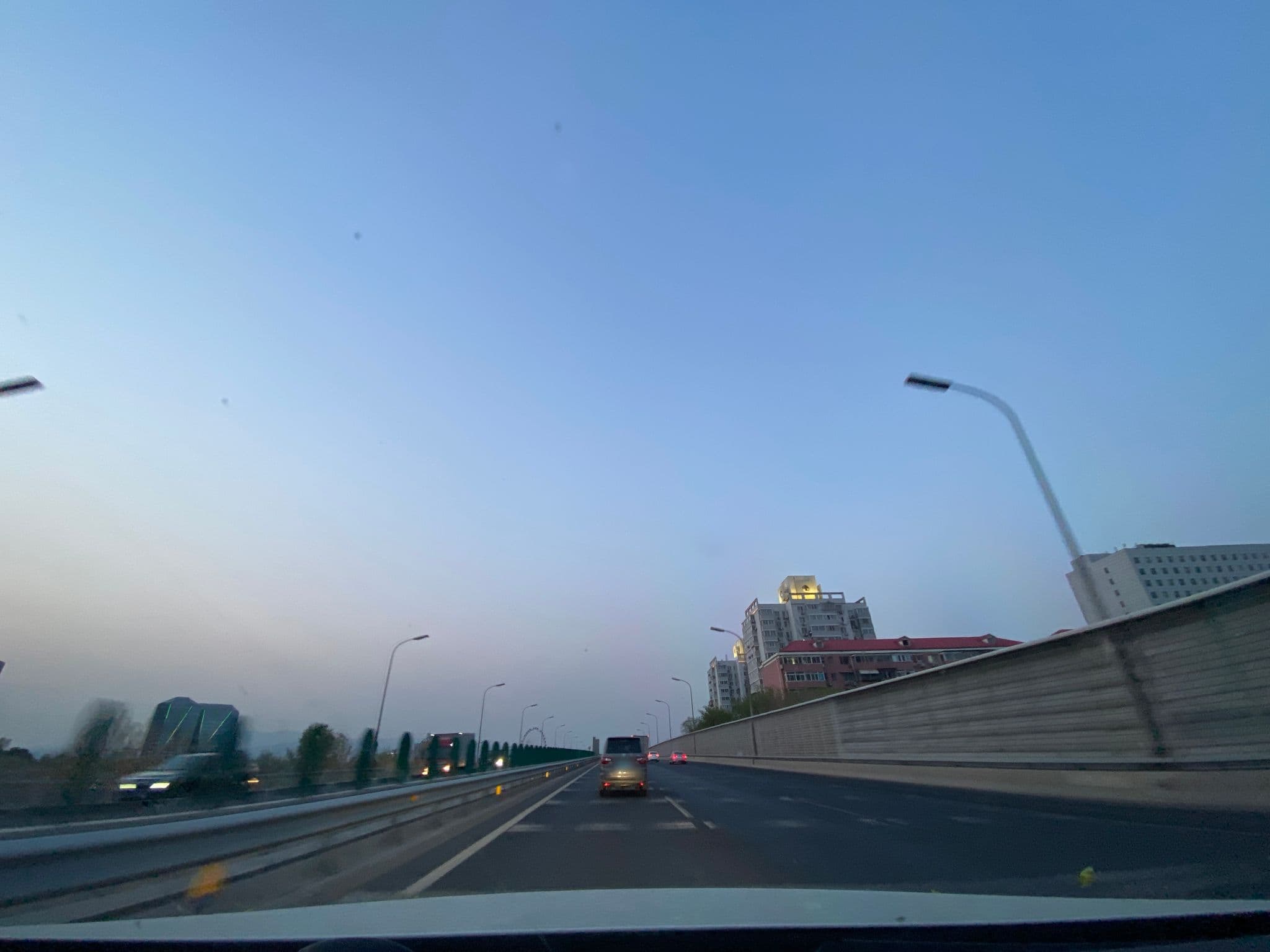 Street view near 万汇原宾馆, Mentougou — © adirricor (CC BY-SA · Mapillary)