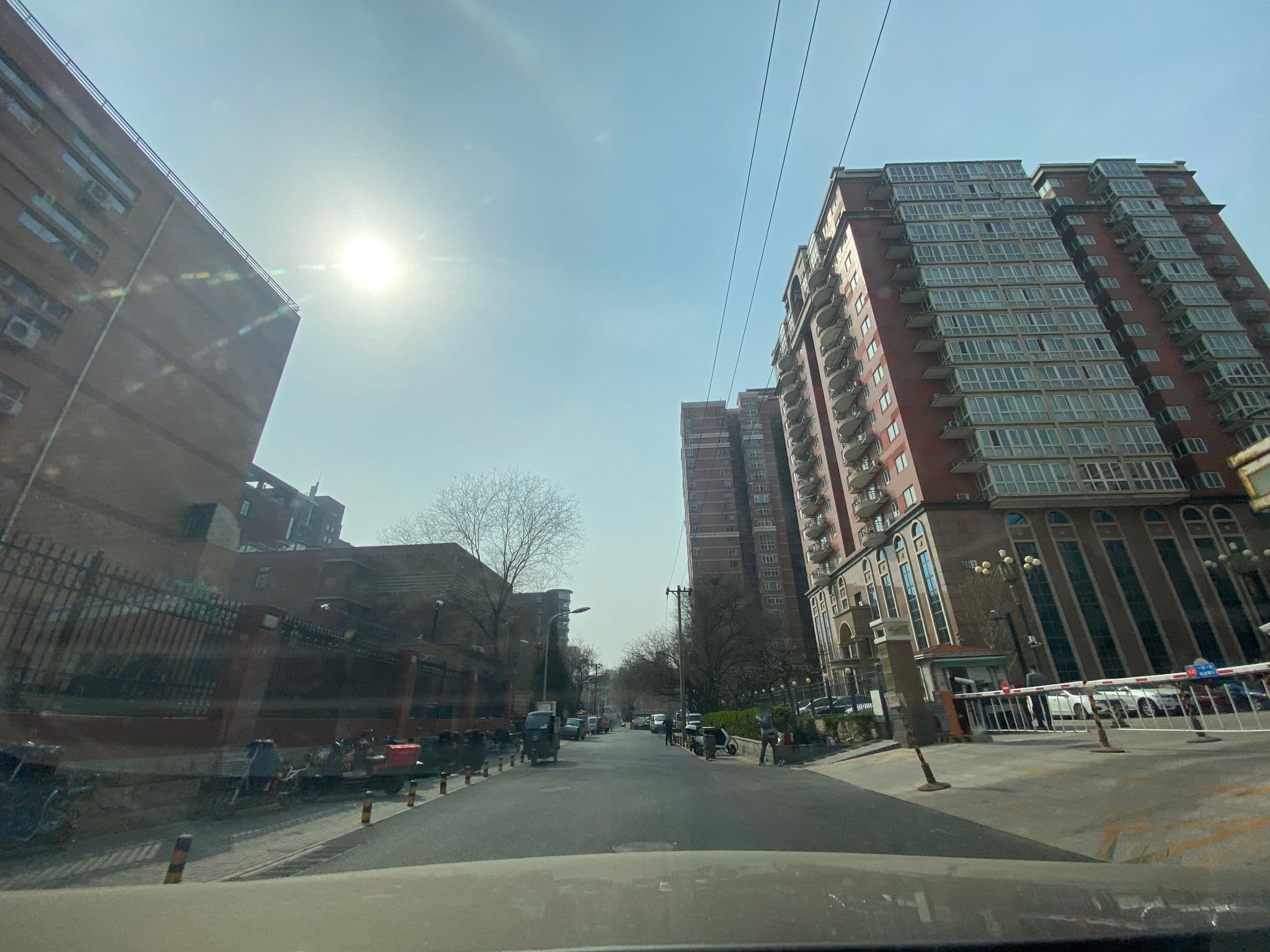 Street view near 99优选酒店（万泉路店）, Beijing — © adirricor (CC BY-SA · Mapillary)