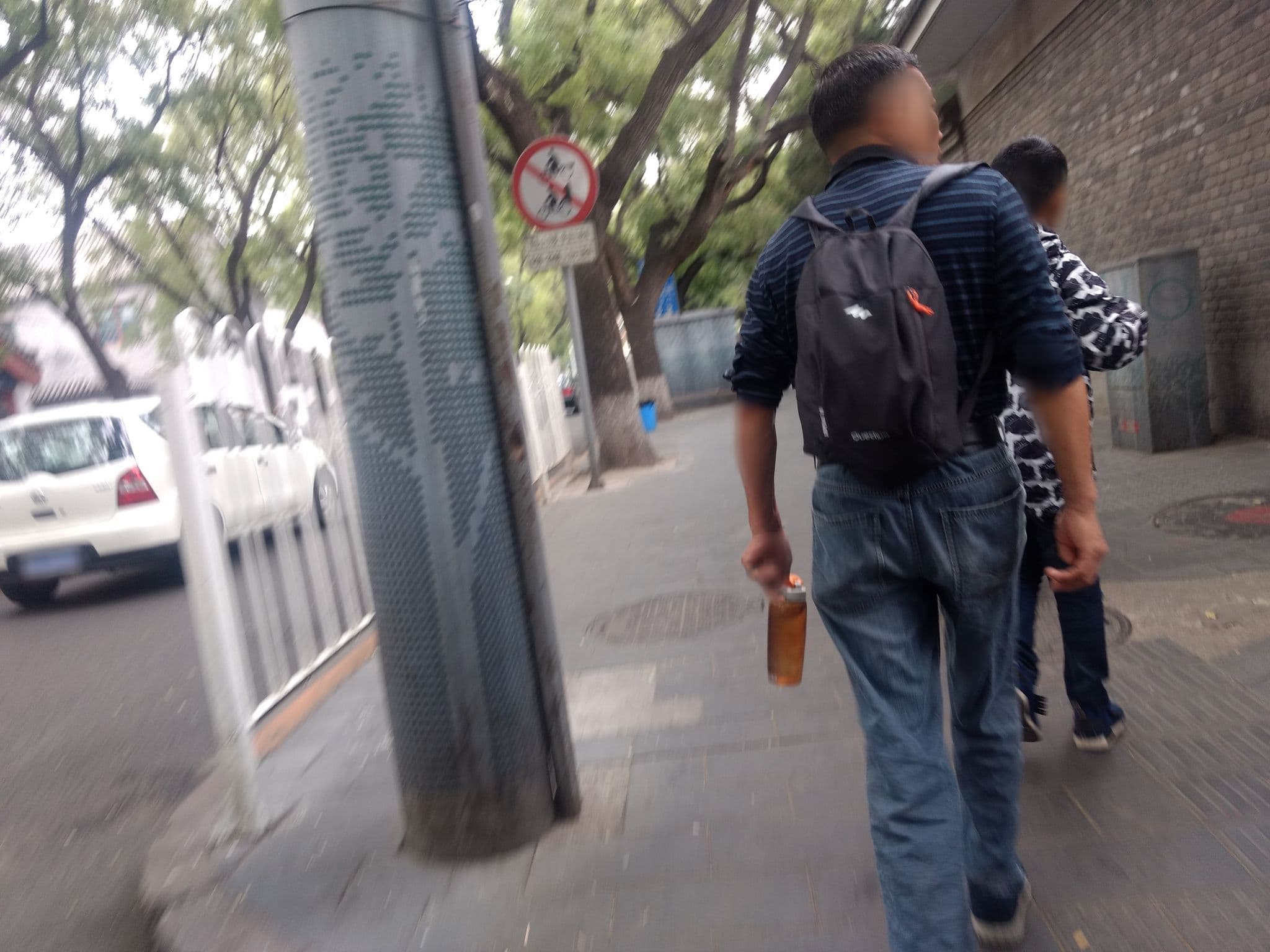 Street view near Beijing's Golden Leaf Building, Beijing — © mapeadora (CC BY-SA · Mapillary)