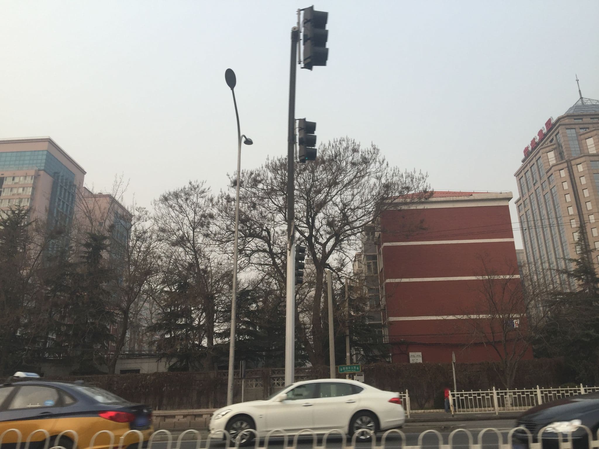 Street view near Landscape Holiday Hotel Beijing, Beijing — © ericg (CC BY-SA · Mapillary)