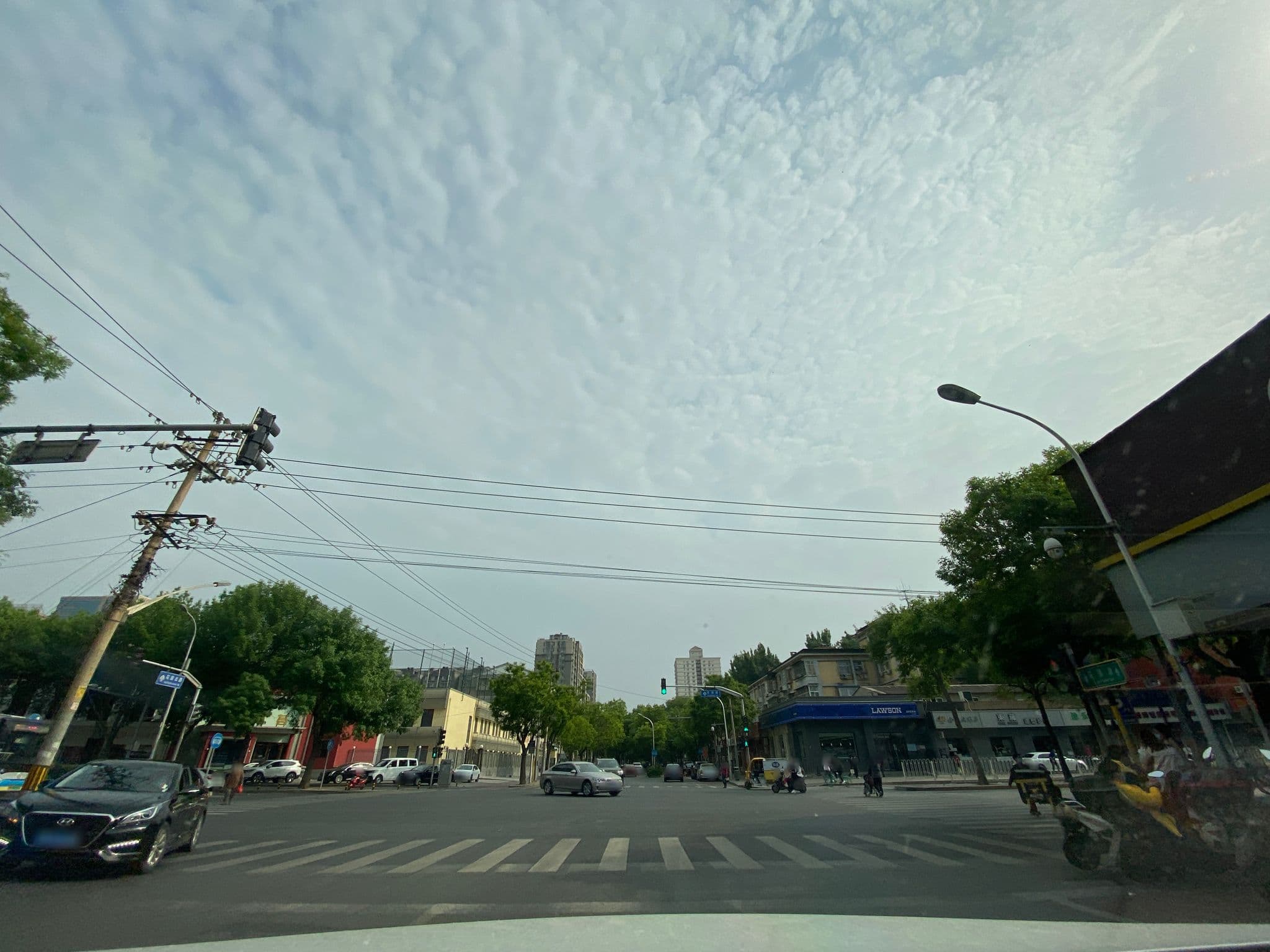 Street view near 北京北医三院晴冬园民宿, Beijing — © adirricor (CC BY-SA · Mapillary)