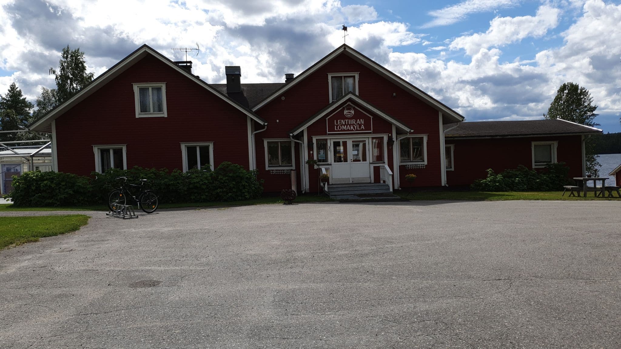 Street view near Lentiiran Lomakylä, Kuhmo — © houtari (CC BY-SA · Mapillary)