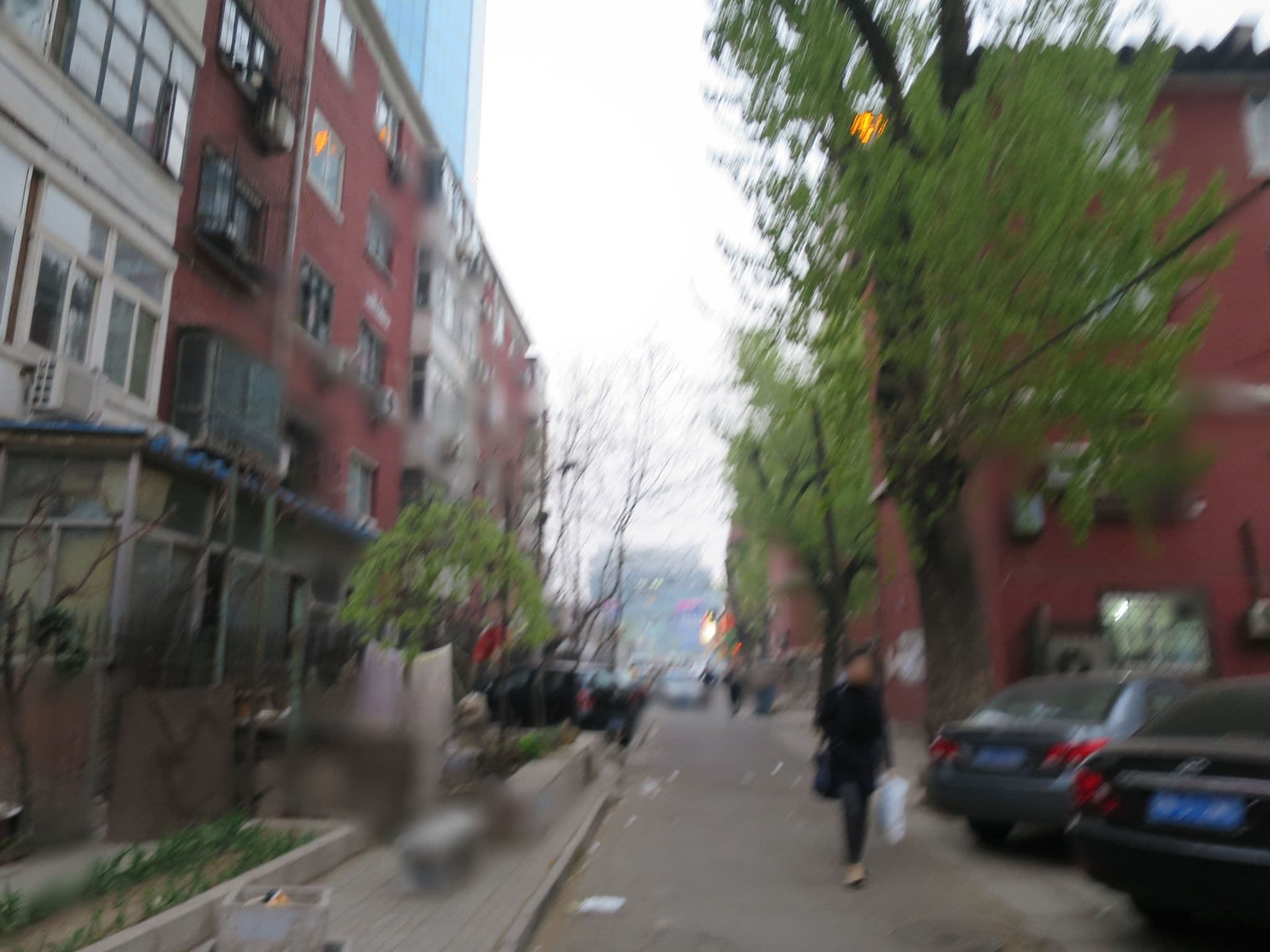 Street view near Jianguomen Atour Hotel, Beijing — © richlv (CC BY-SA · Mapillary)