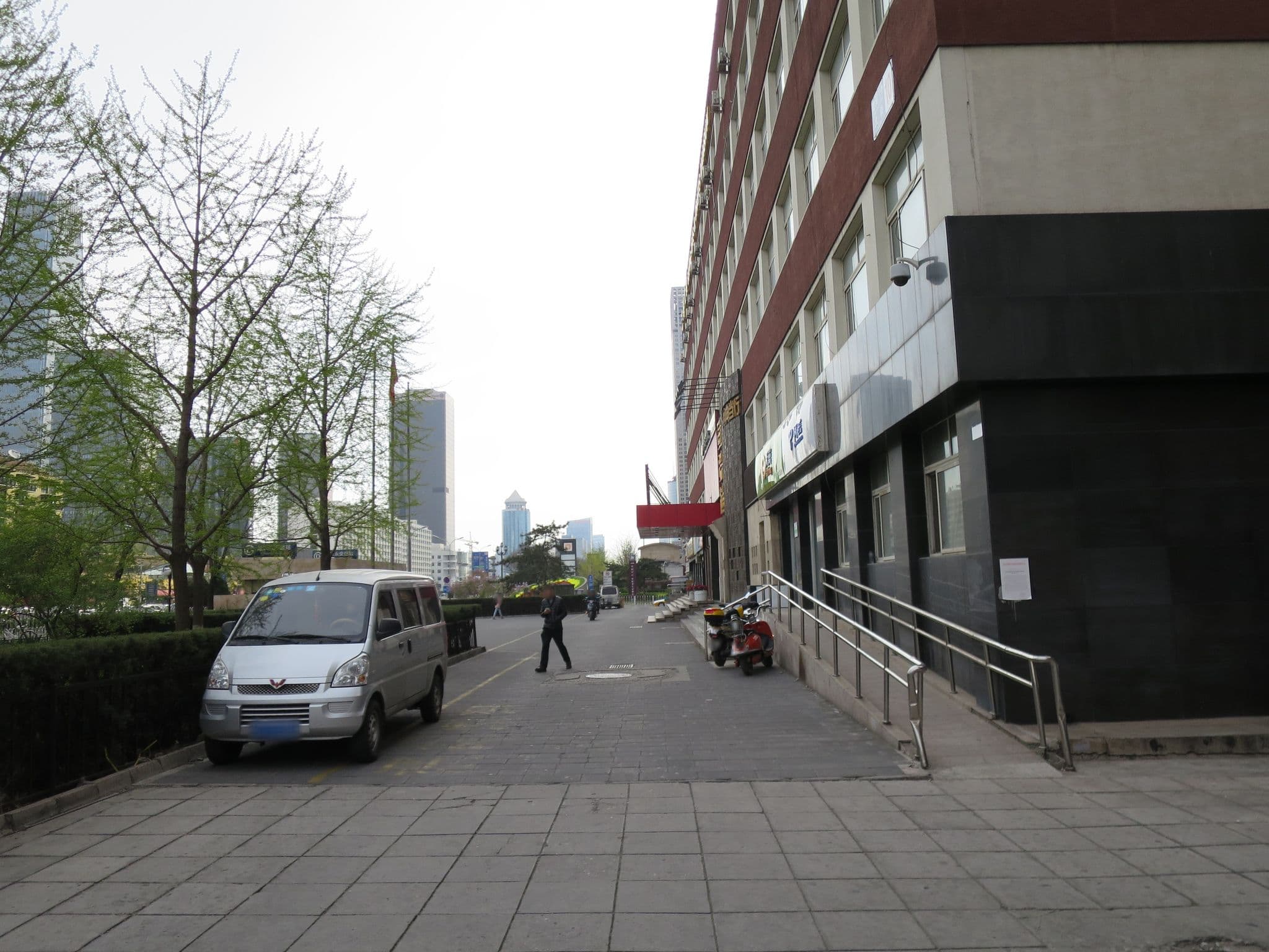 Street view near 北京长安驿酒店式公寓, Beijing — © richlv (CC BY-SA · Mapillary)