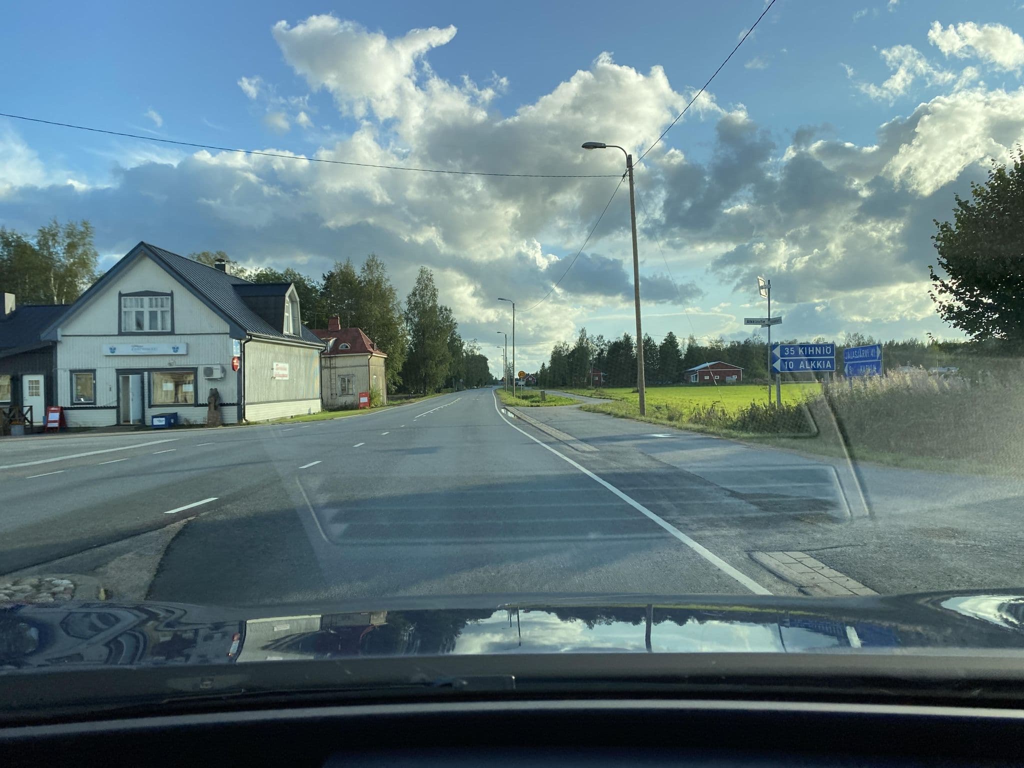 Street view near Vierastalo Holokko, Karvia — © tniemine (CC BY-SA · Mapillary)