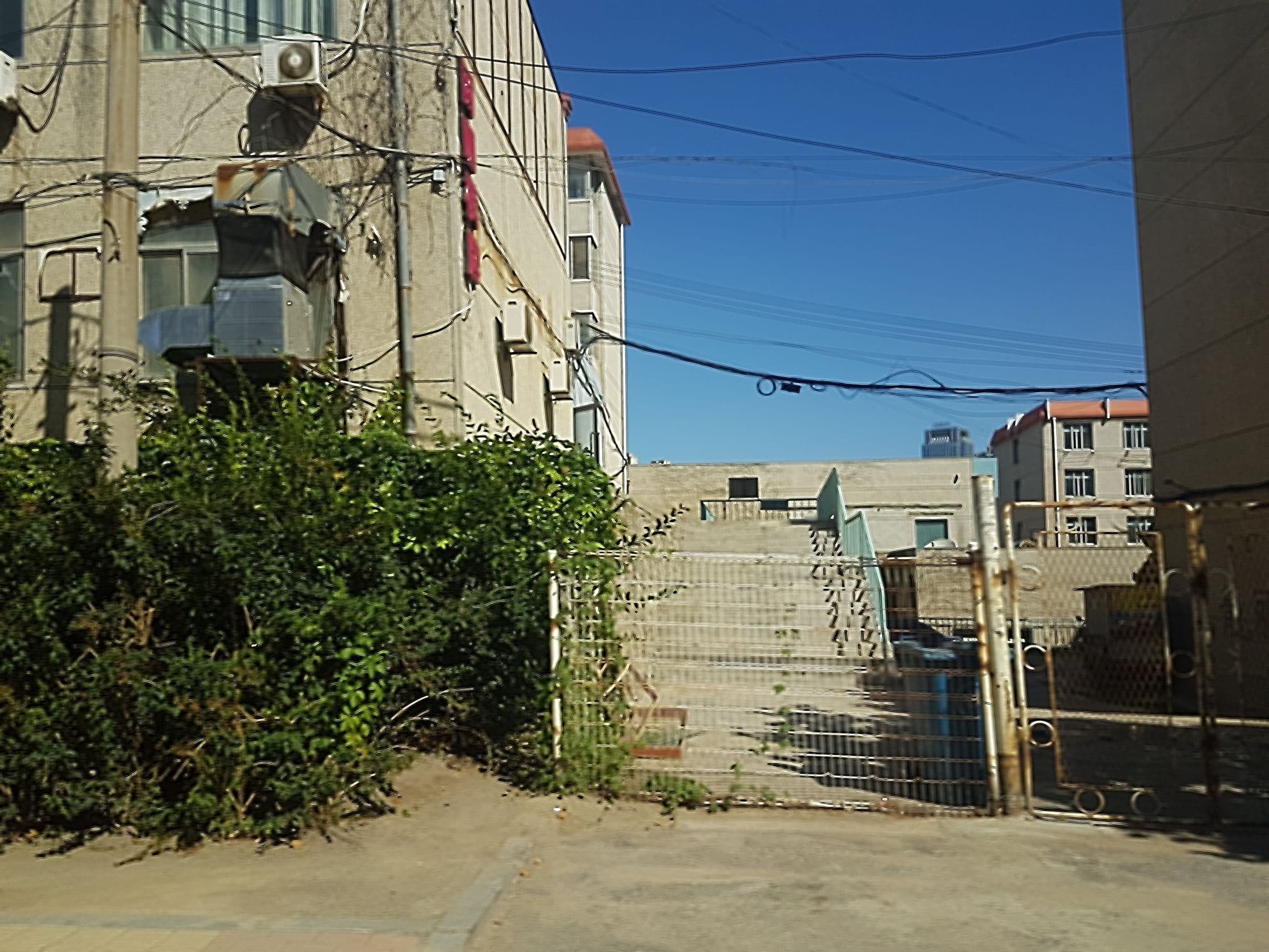 Street view near 和颐至尚酒店(大连高新区万达广场店), Dalian — © changchun1 (CC BY-SA · Mapillary)
