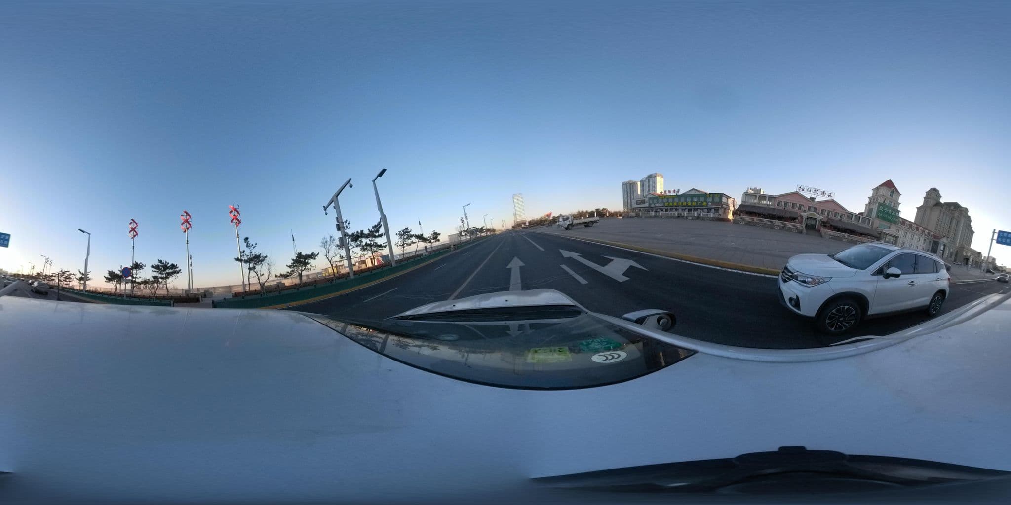 Street view near Donkorea Golden Beach Hotel, Yantai — © recklessxpy (CC BY-SA · Mapillary)