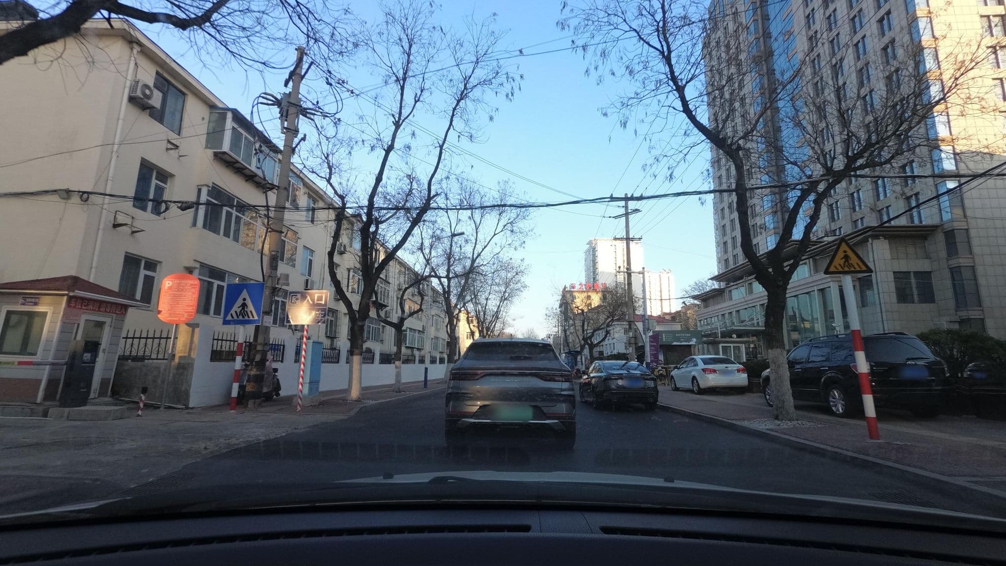 Street view near 百纳瑞汀酒店 Brigh Radiance Hotel, Yantai — © recklessxpy (CC BY-SA · Mapillary)