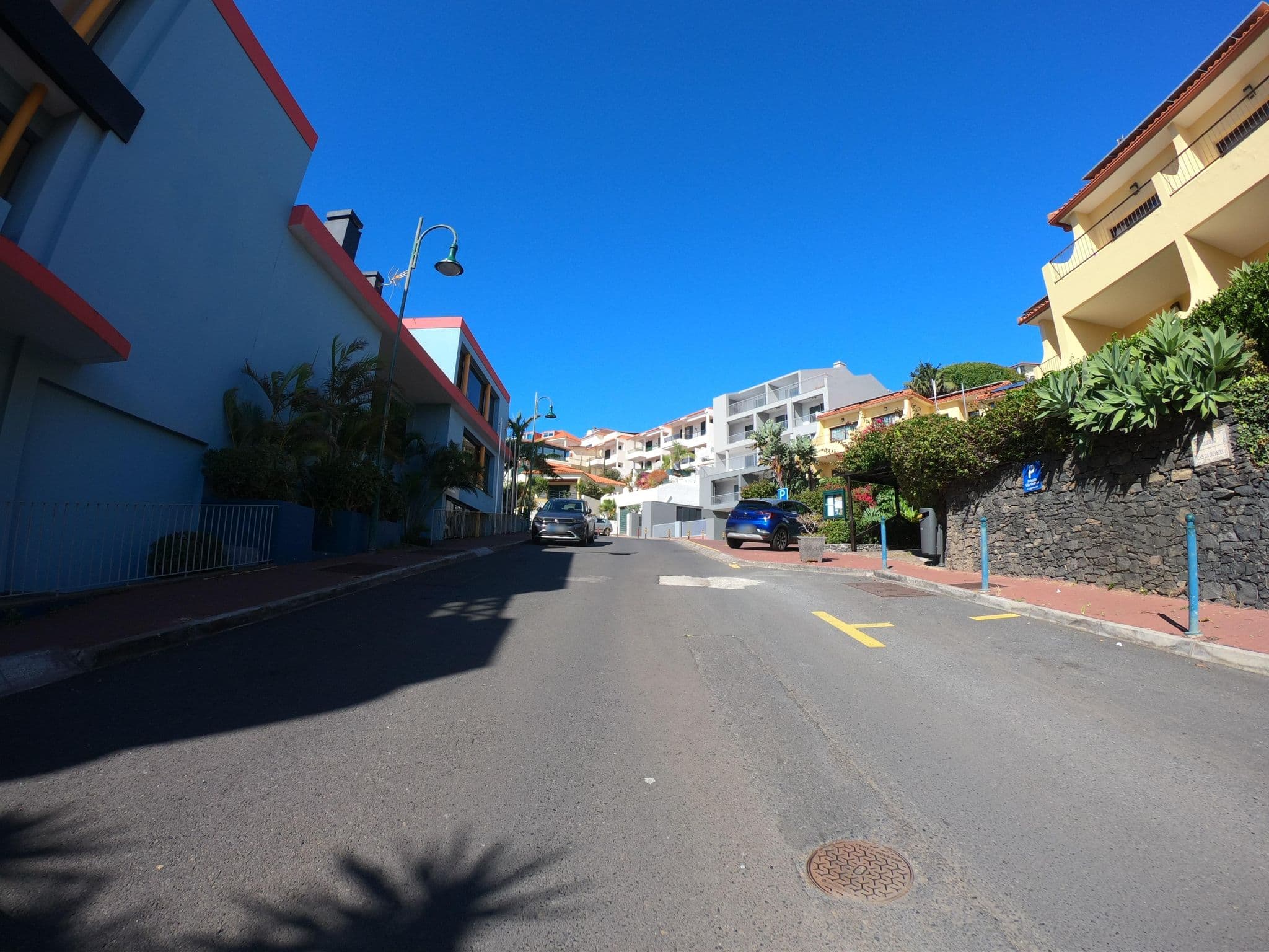Street view near Cais de Oliveira, Caniço — © filipesilva (CC BY-SA · Mapillary)