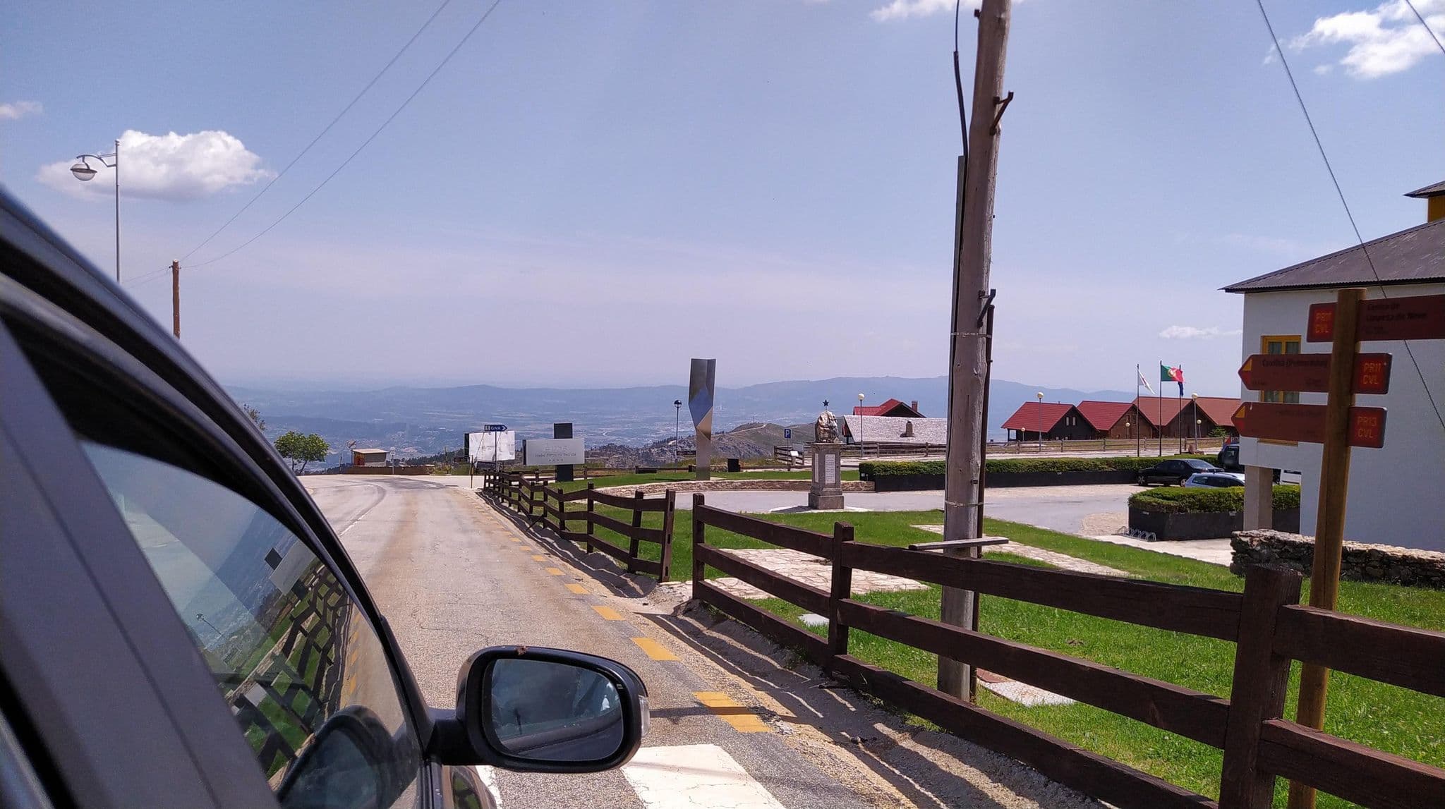 Street view near Luna Hotel Serra da Estrela, Covilhã — © hedgiept (CC BY-SA · Mapillary)
