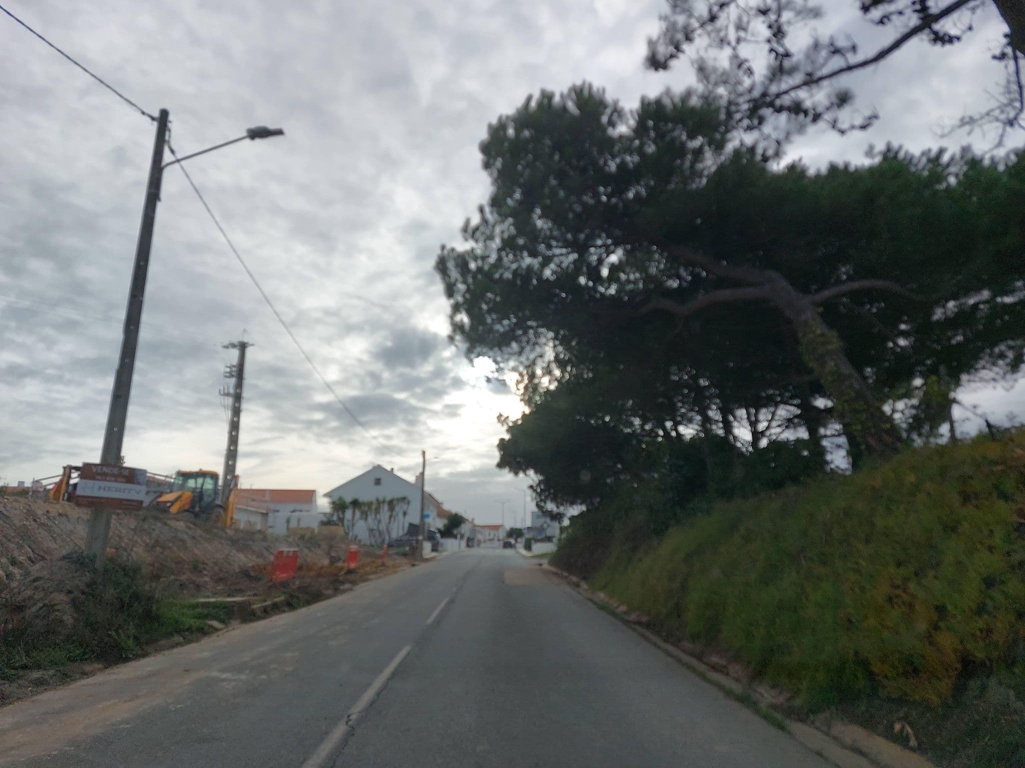 Street view near Pousada de Juventude de Almograve, Almograve — © 5rmft (CC BY-SA · Mapillary)