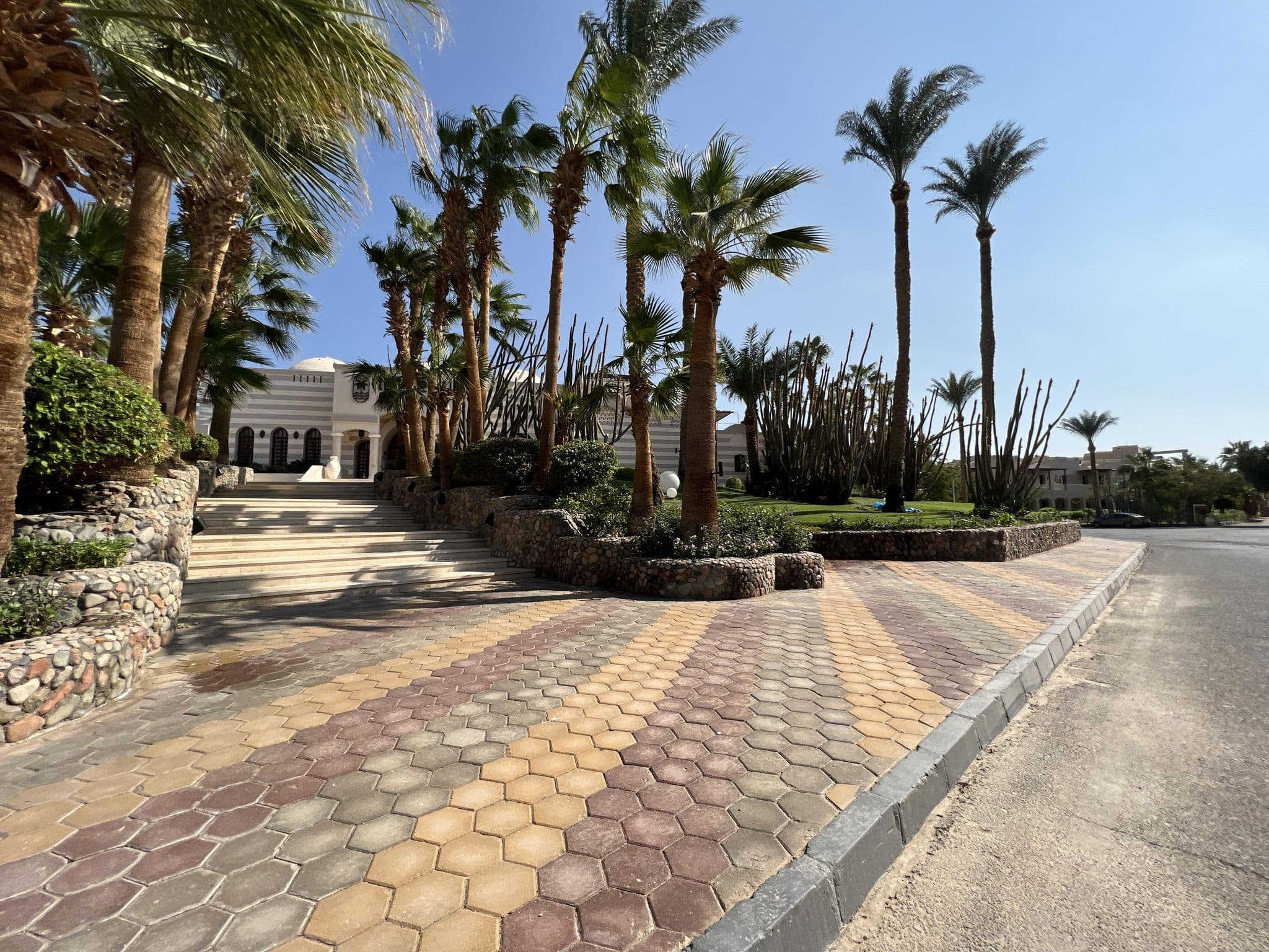 Street view near Room 4101, Makadi Bay — © Santadragon (CC BY-SA · Mapillary)