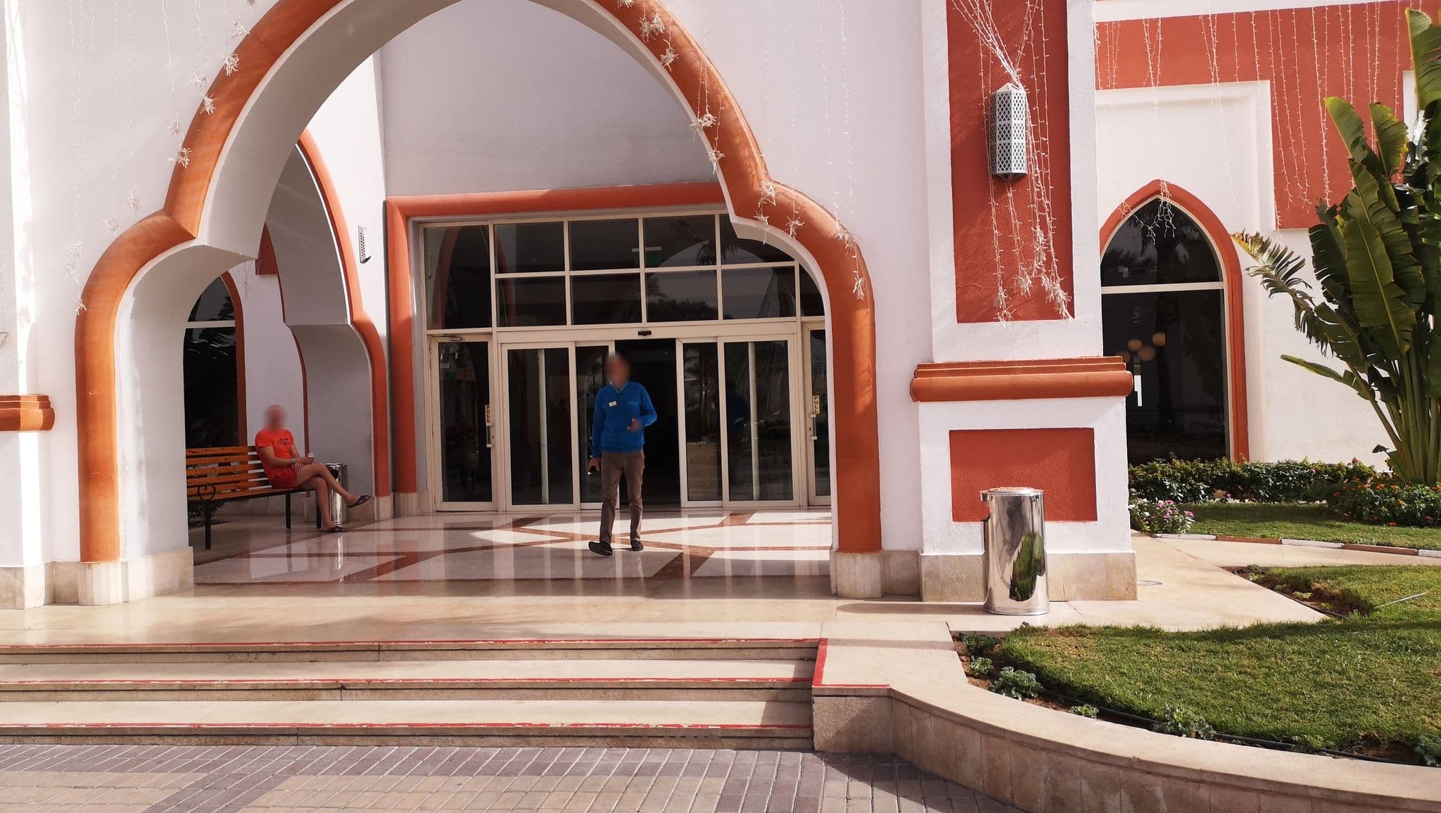 Street view near Sunrise Select Diamond Beach Resort, Sharm el-Sheikh — © invalid_mly_uname_0001 (CC BY-SA · Mapillary)