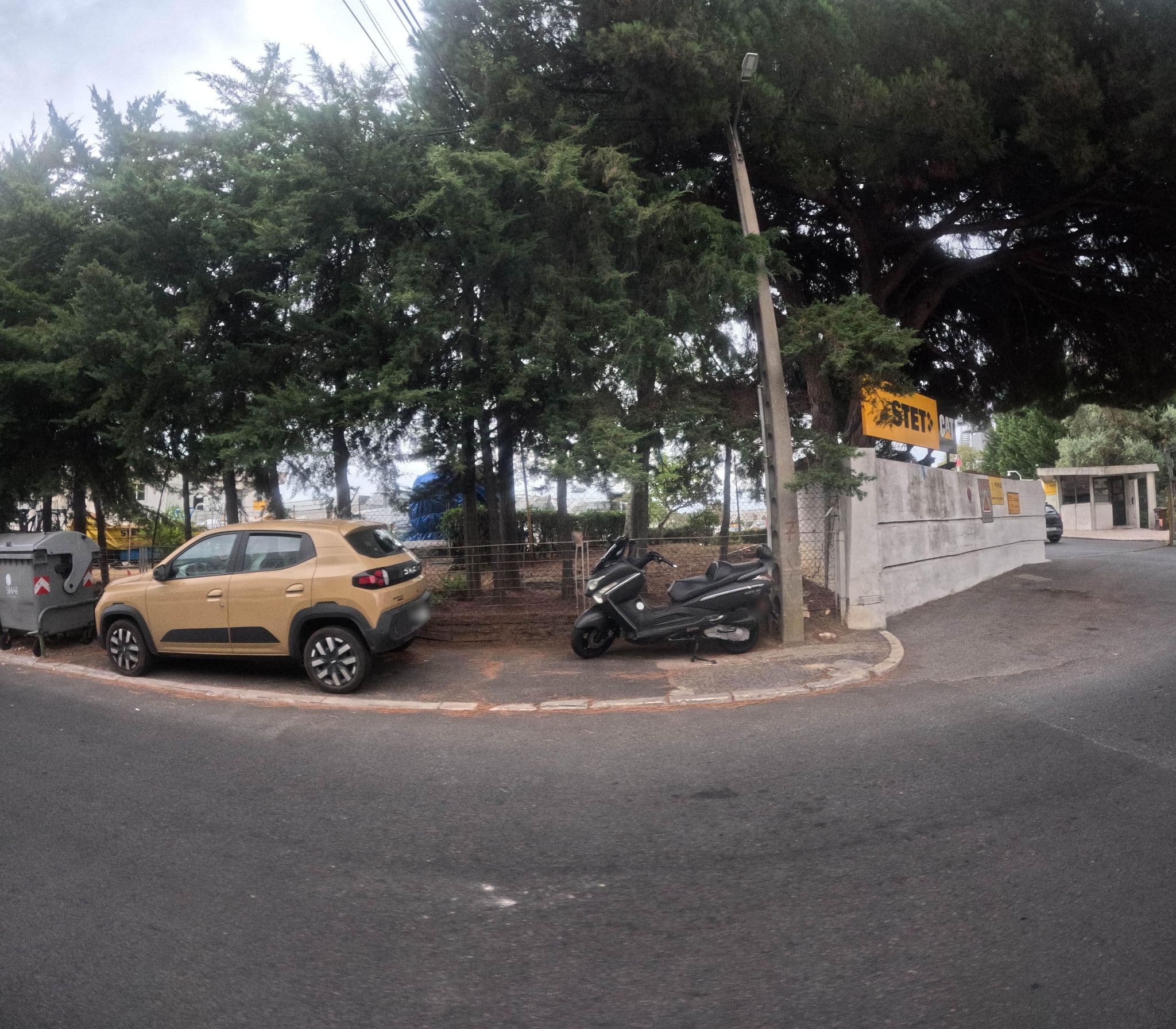 Street view near Holiday Inn Express Lisbon Airport, Prior Velho — © danielagos12 (CC BY-SA · Mapillary)