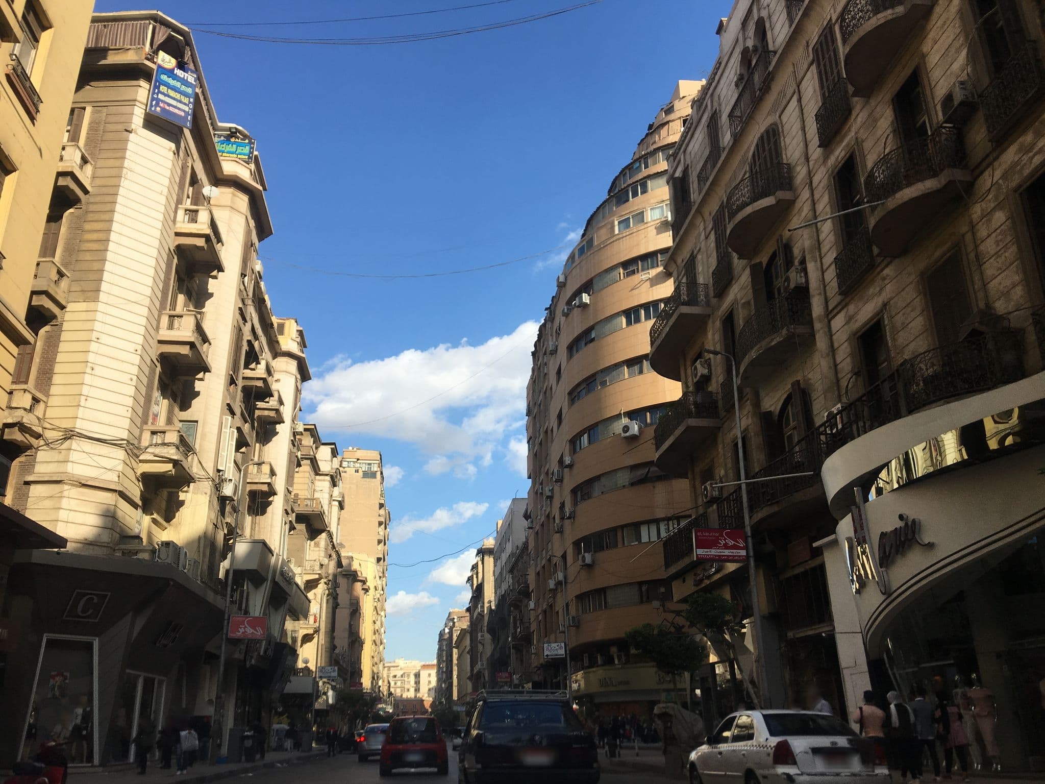 Street view near King's palace hostel, Būlāq Abū al ‘Ilā — © myoussef87 (CC BY-SA · Mapillary)