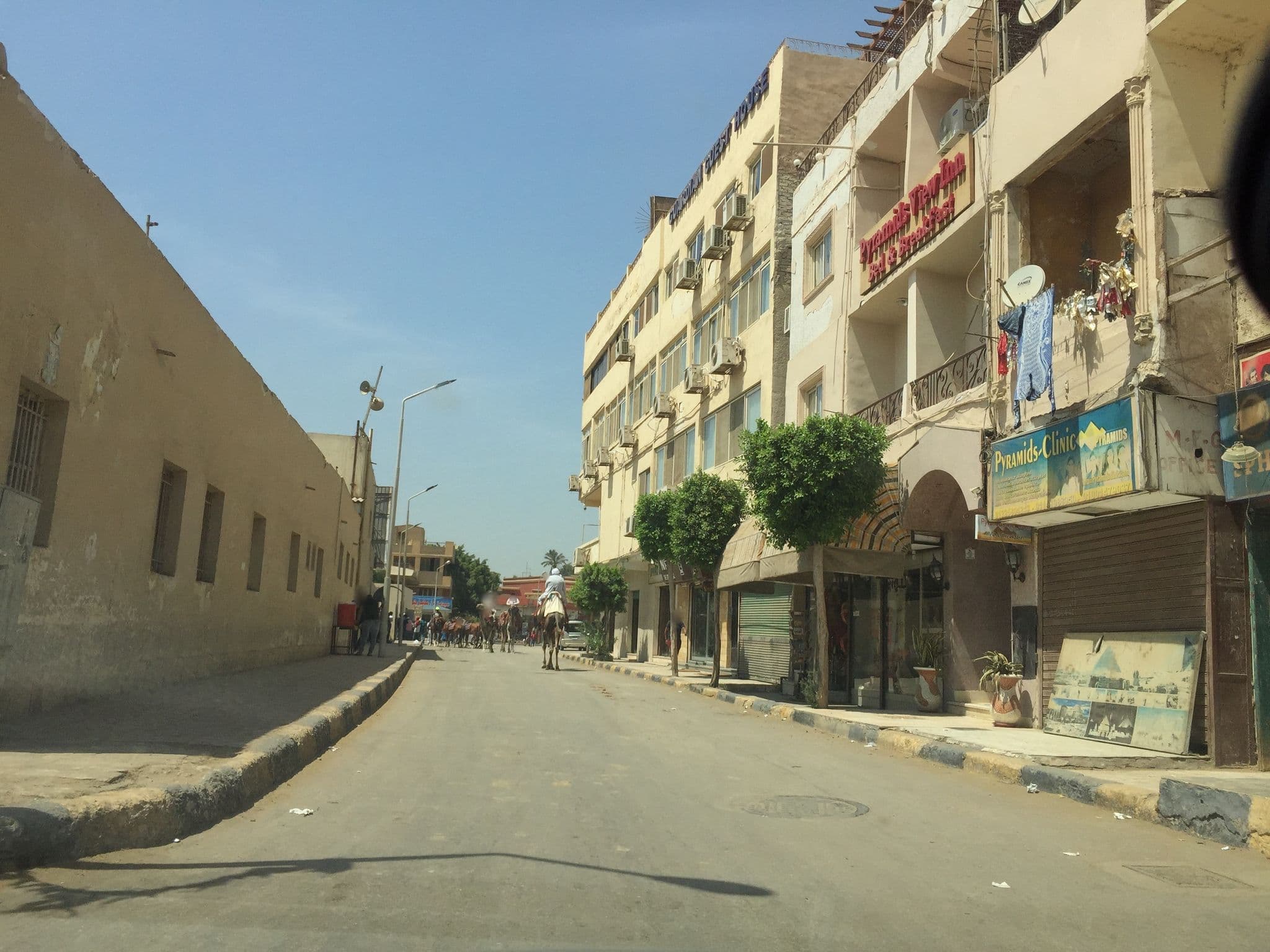 Street view near Giza Piramids Veiw Inn, Abū an Numrus — © aymanali (CC BY-SA · Mapillary)