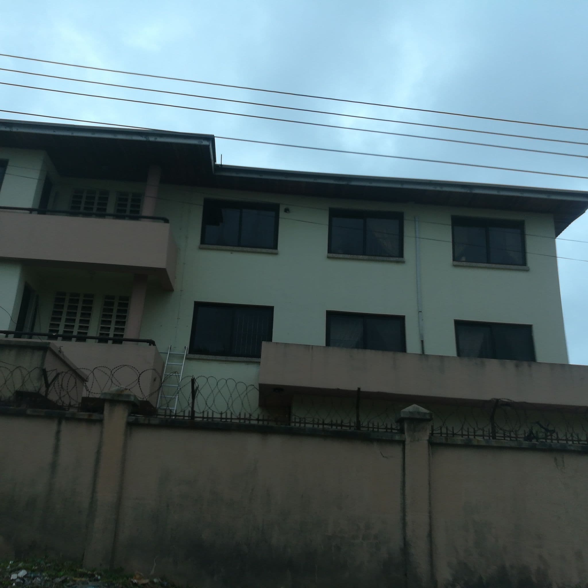 Street view near Golden Tulip Lekki Hotel, Lekki — © ralebipim (CC BY-SA · Mapillary)