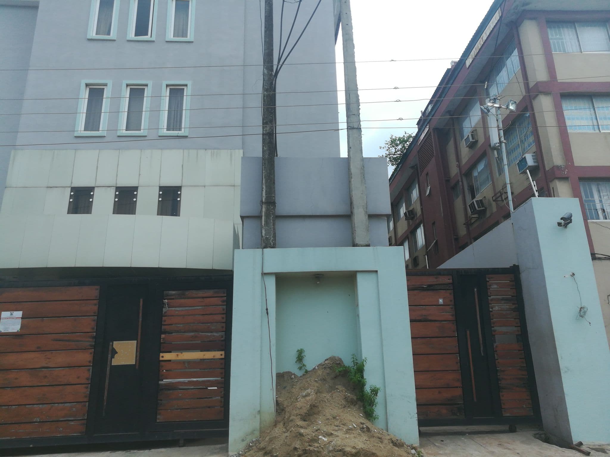 Street view near Oakspring Hotel & Luxury Suites, Shomolu — © ralebipim (CC BY-SA · Mapillary)