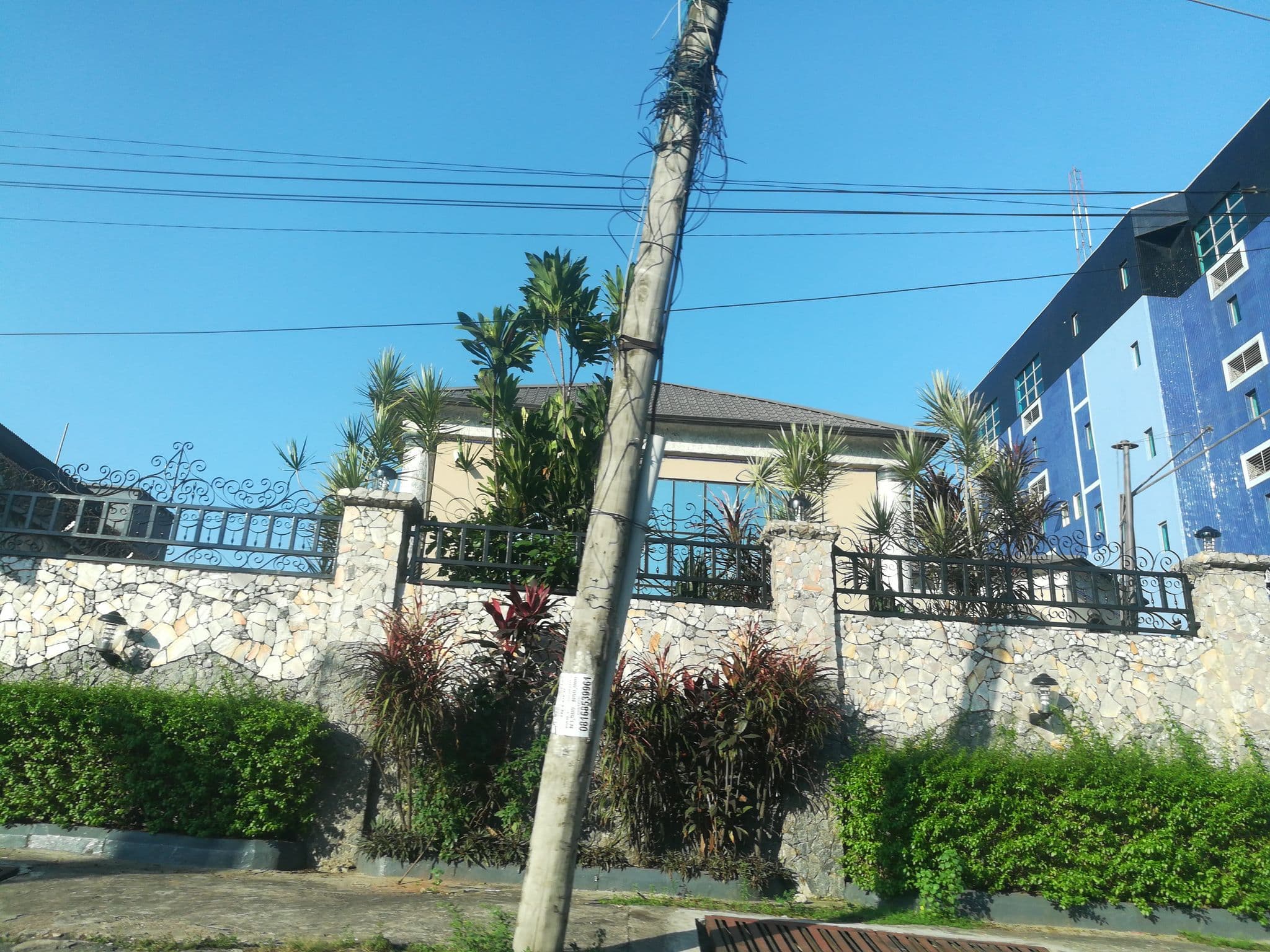 Street view near Islander Hotel, Ikeja — © ralebipim (CC BY-SA · Mapillary)