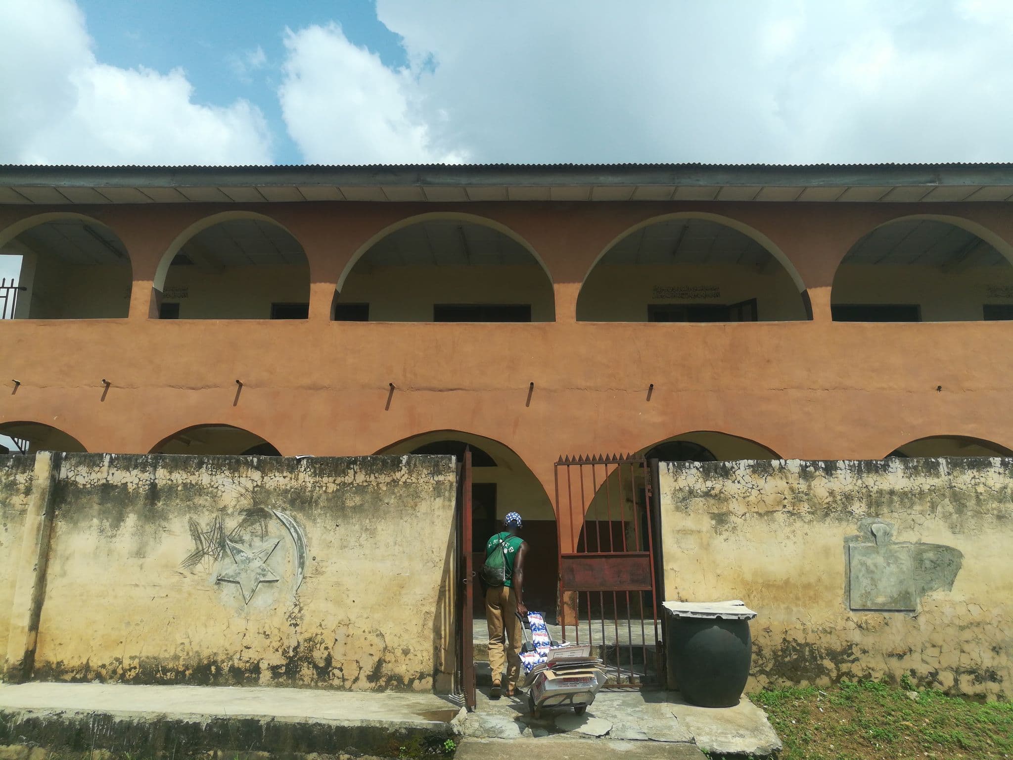 Street view near Horizon Suites, Ibadan — © ralebipim (CC BY-SA · Mapillary)