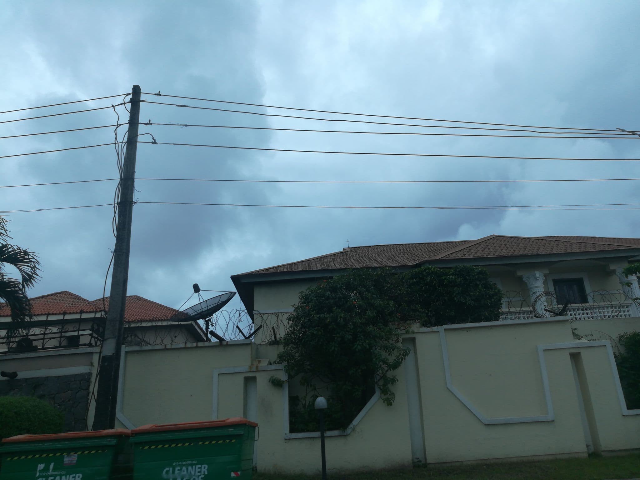 Street view near Noah's Ark Hotel and Suites, Lekki — © ralebipim (CC BY-SA · Mapillary)