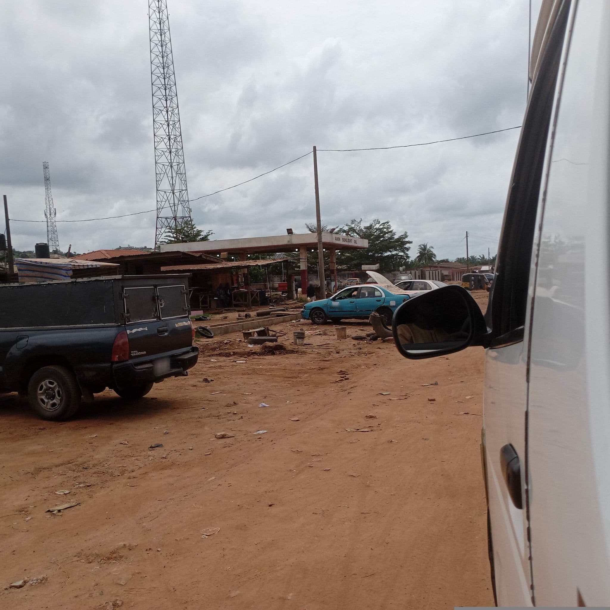 Street view near JoseMiller Resort centre, Akure — © adeola_anthonia (CC BY-SA · Mapillary)