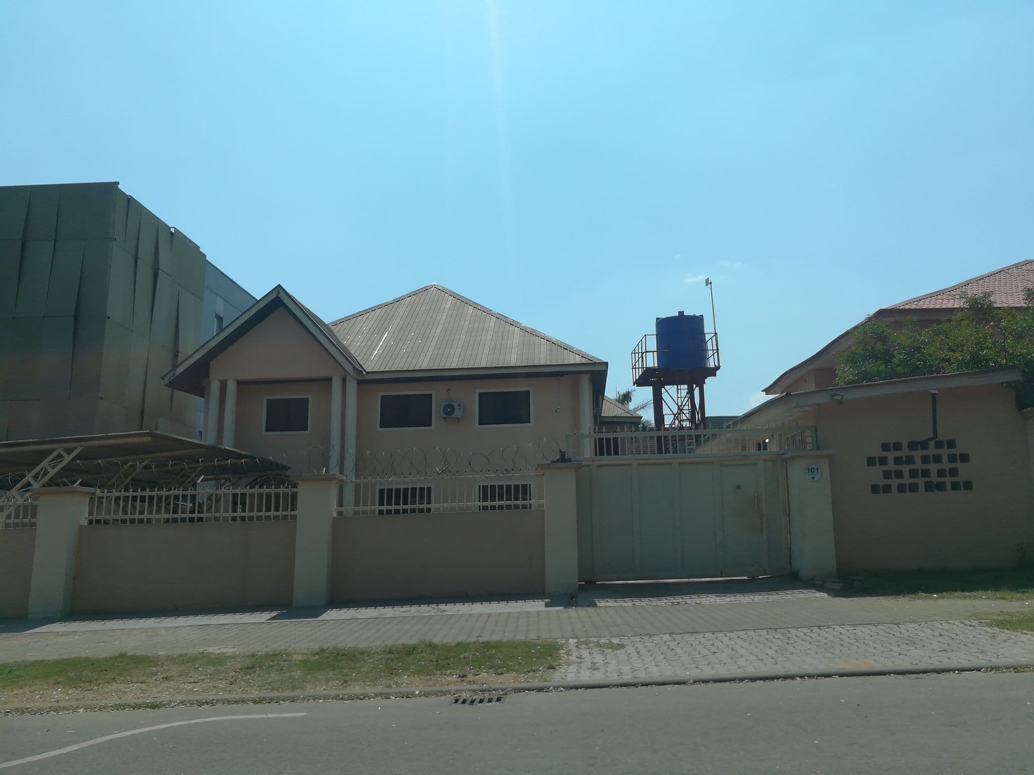 Street view near SV Chrome, Abuja — © ralebipim (CC BY-SA · Mapillary)