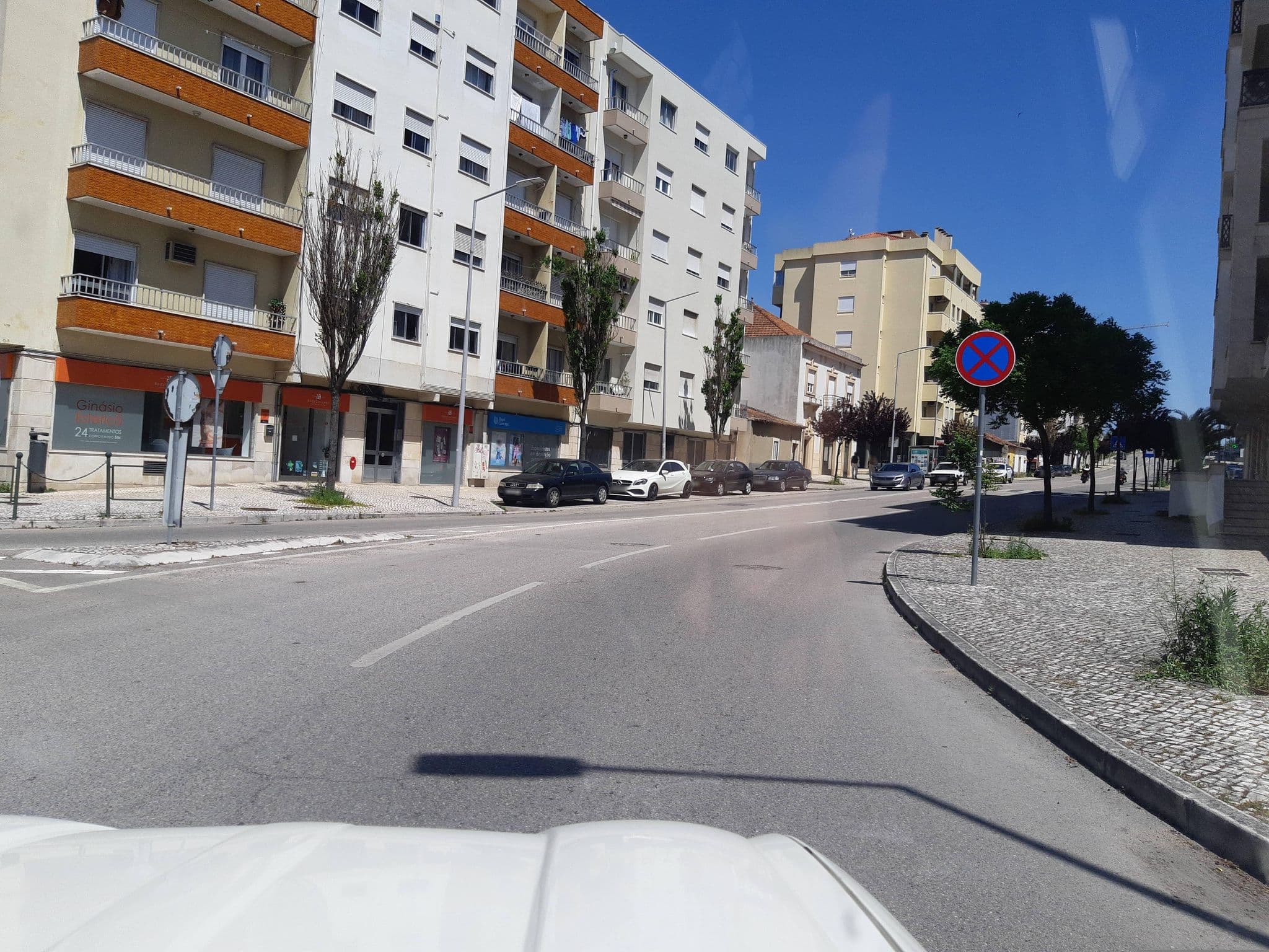 Street view near Residencial Bonjardim, Tomar — © geo50 (CC BY-SA · Mapillary)