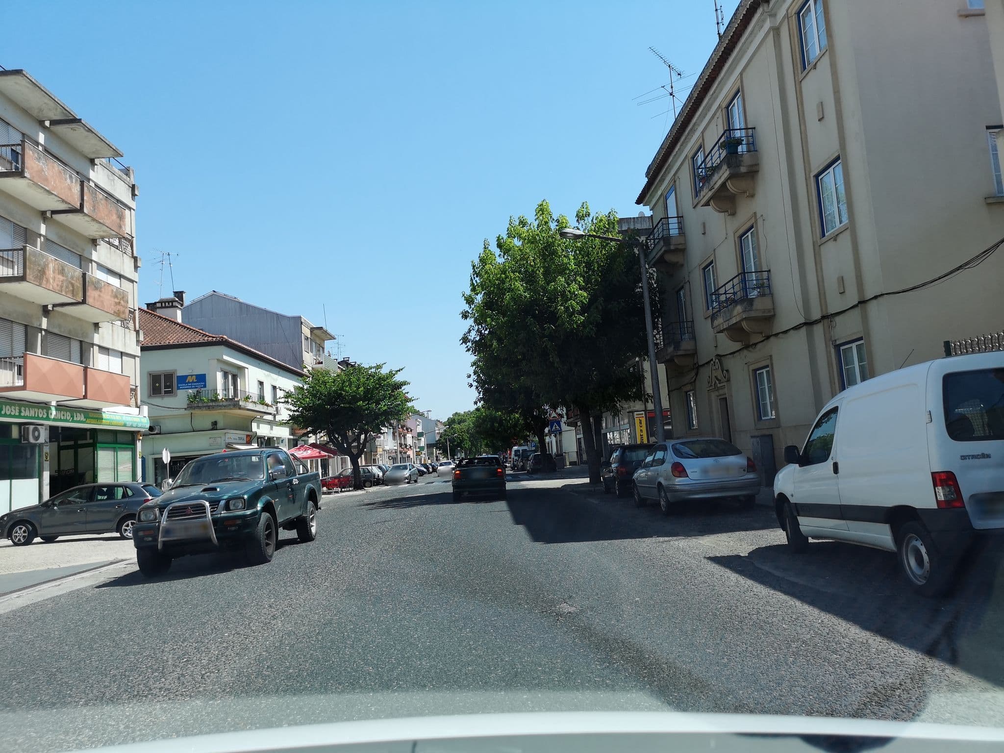 Street view near Residencial Avenida, Tomar — © ganjo (CC BY-SA · Mapillary)