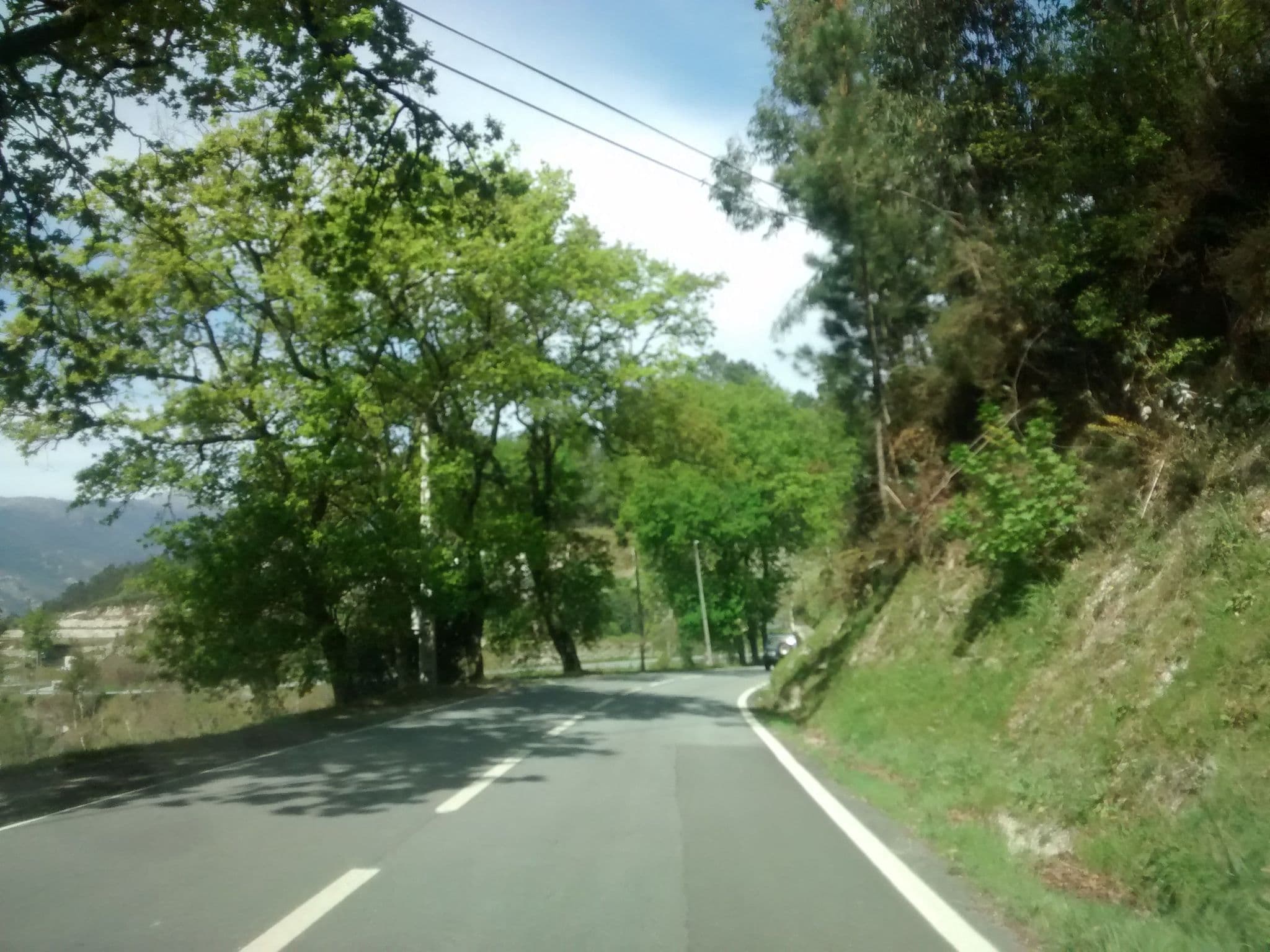 Street view near Alojamento Fonte dos Amores, Vieira do Minho — © waldyrious (CC BY-SA · Mapillary)