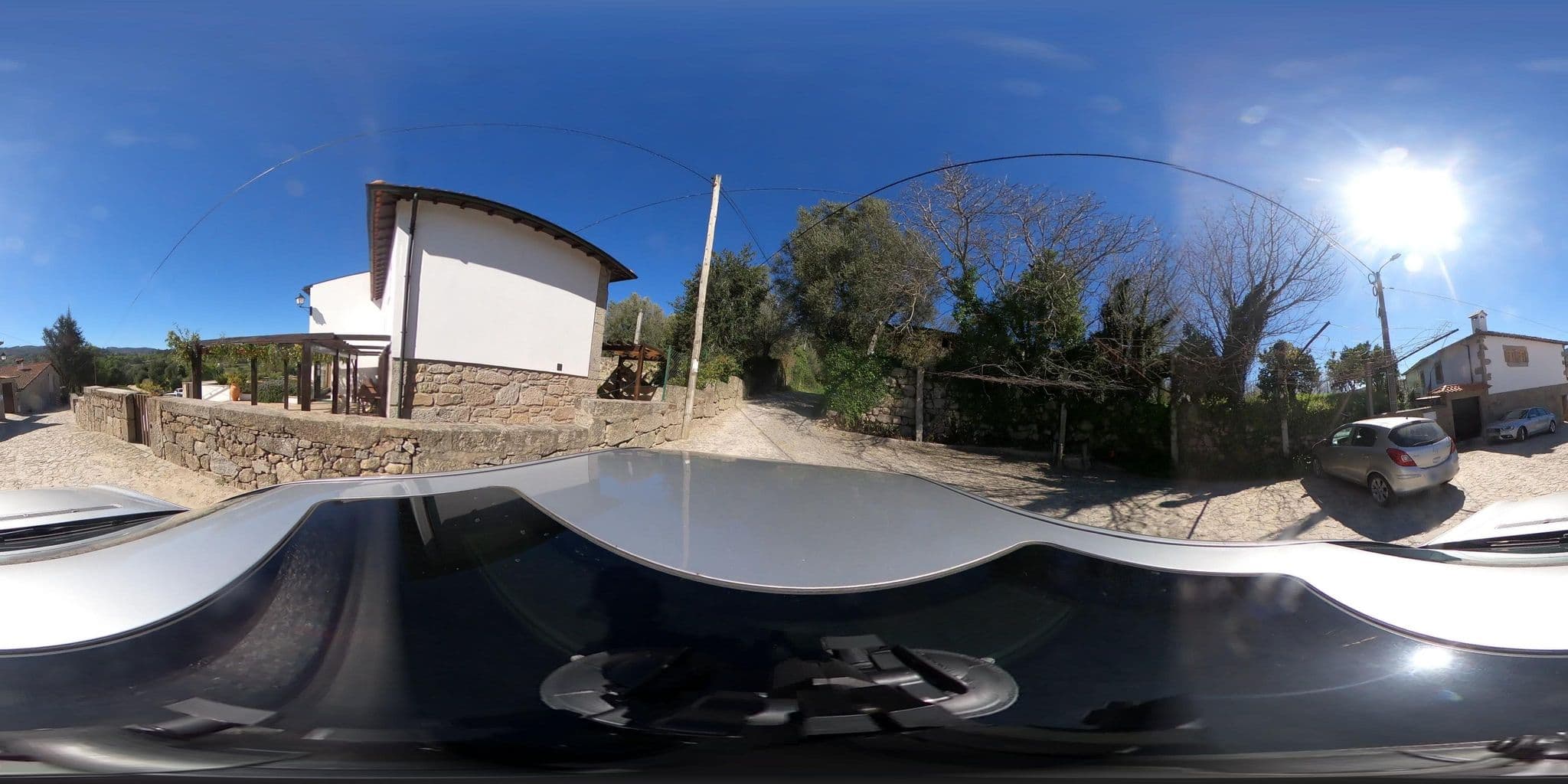 Street view near Quinta do Burgo, Rendufe — © apires (CC BY-SA · Mapillary)
